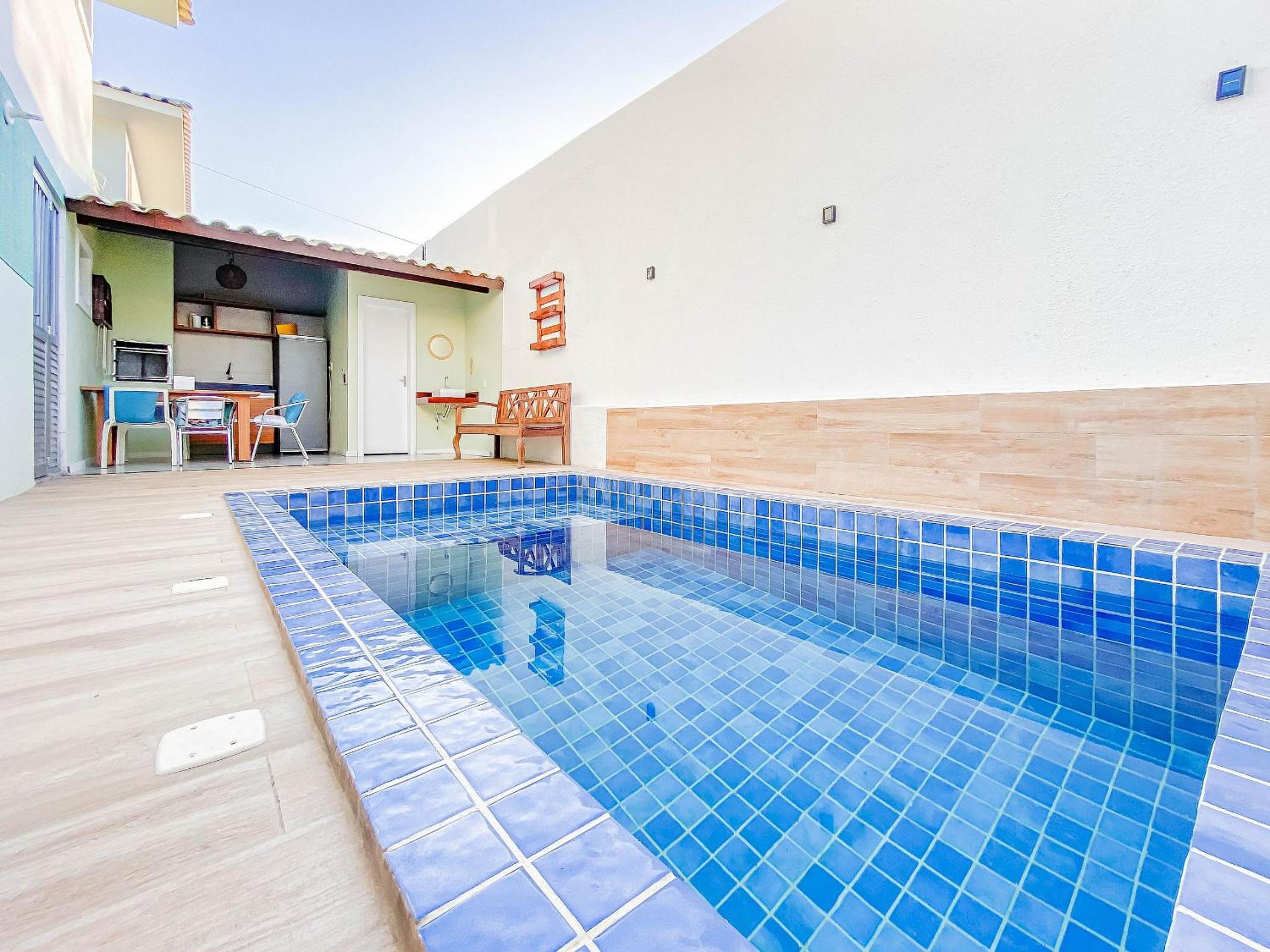 GB46 Maravilhosa Casa com 4 Suítes com Piscina Privativa em Guarajuba