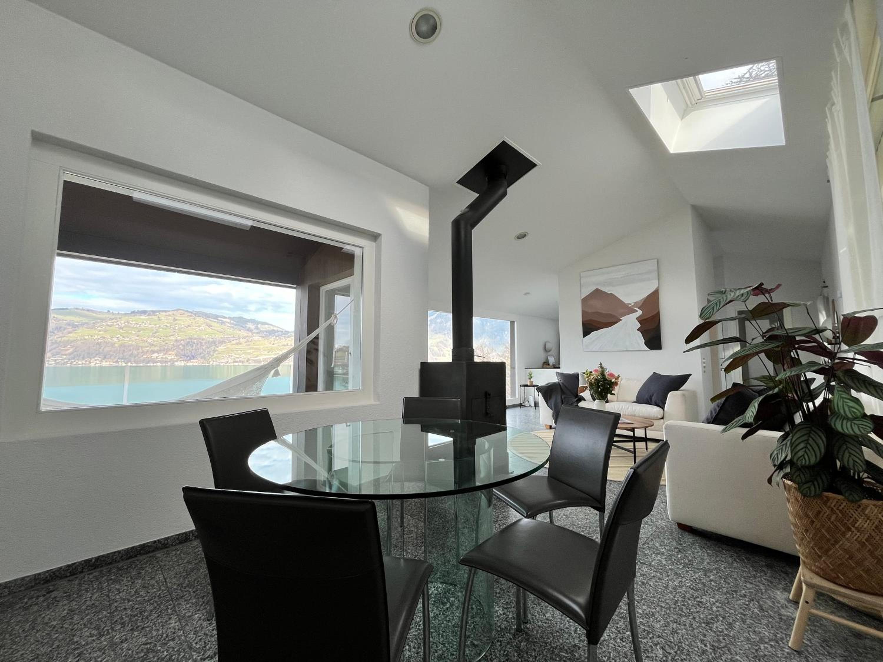 Wohnung mit grossartiger Seesicht und Balkon