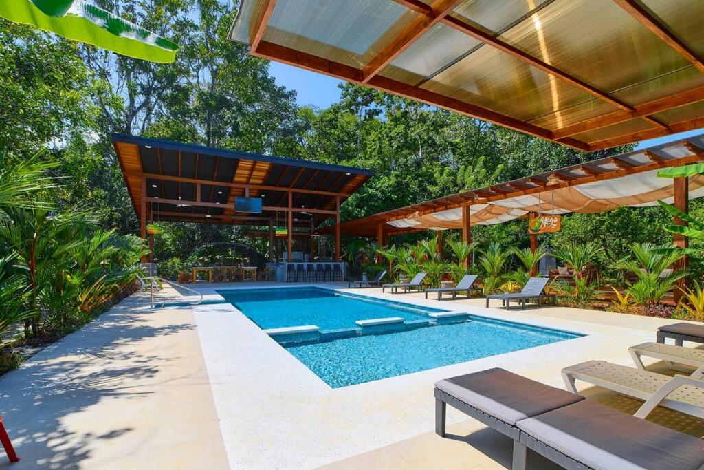 Casa Iris- Home for Family, Steps From the Beach, Pool and Yoga Deck