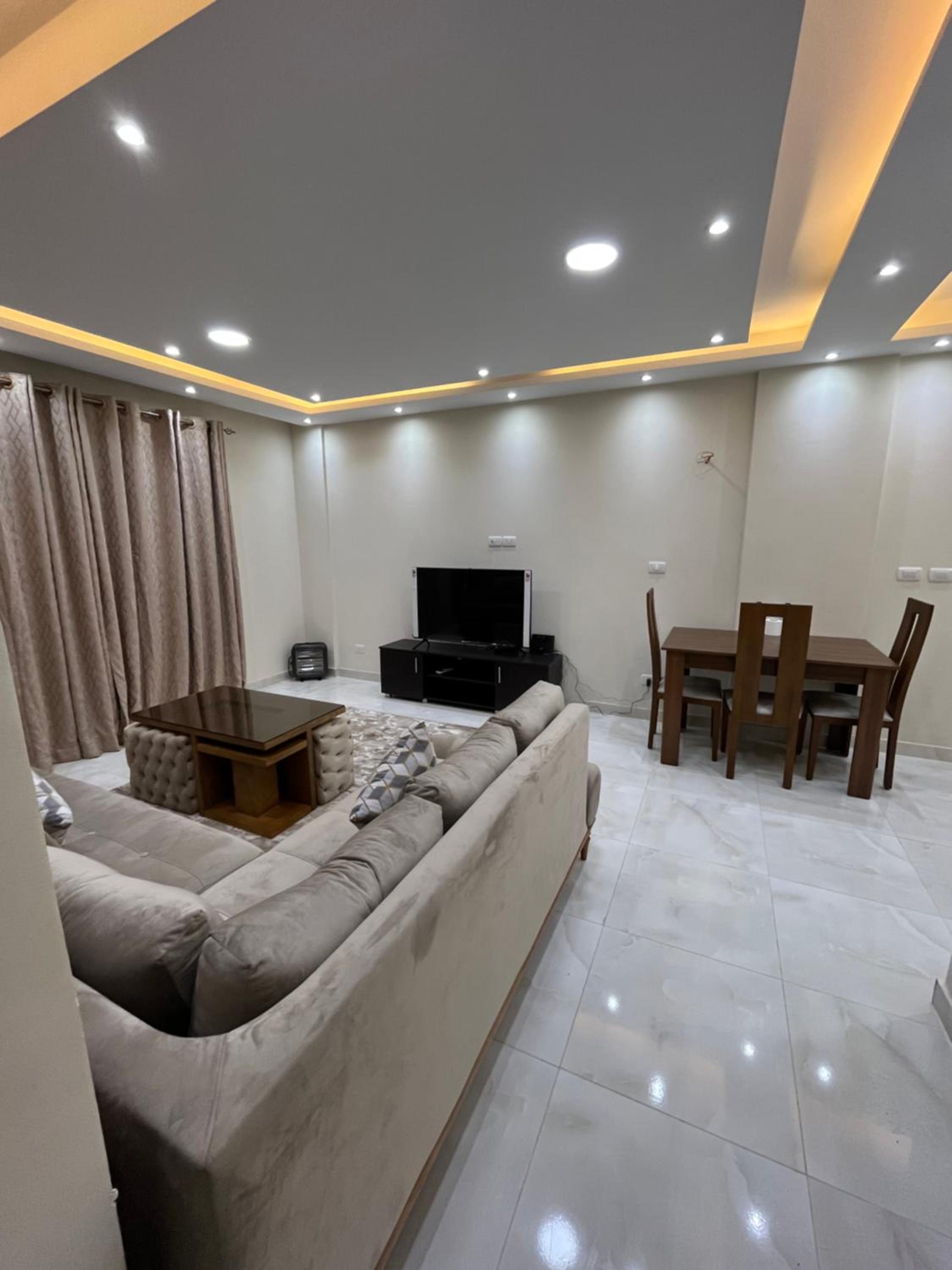 luxury 2 bedroom apartment in Rehab city