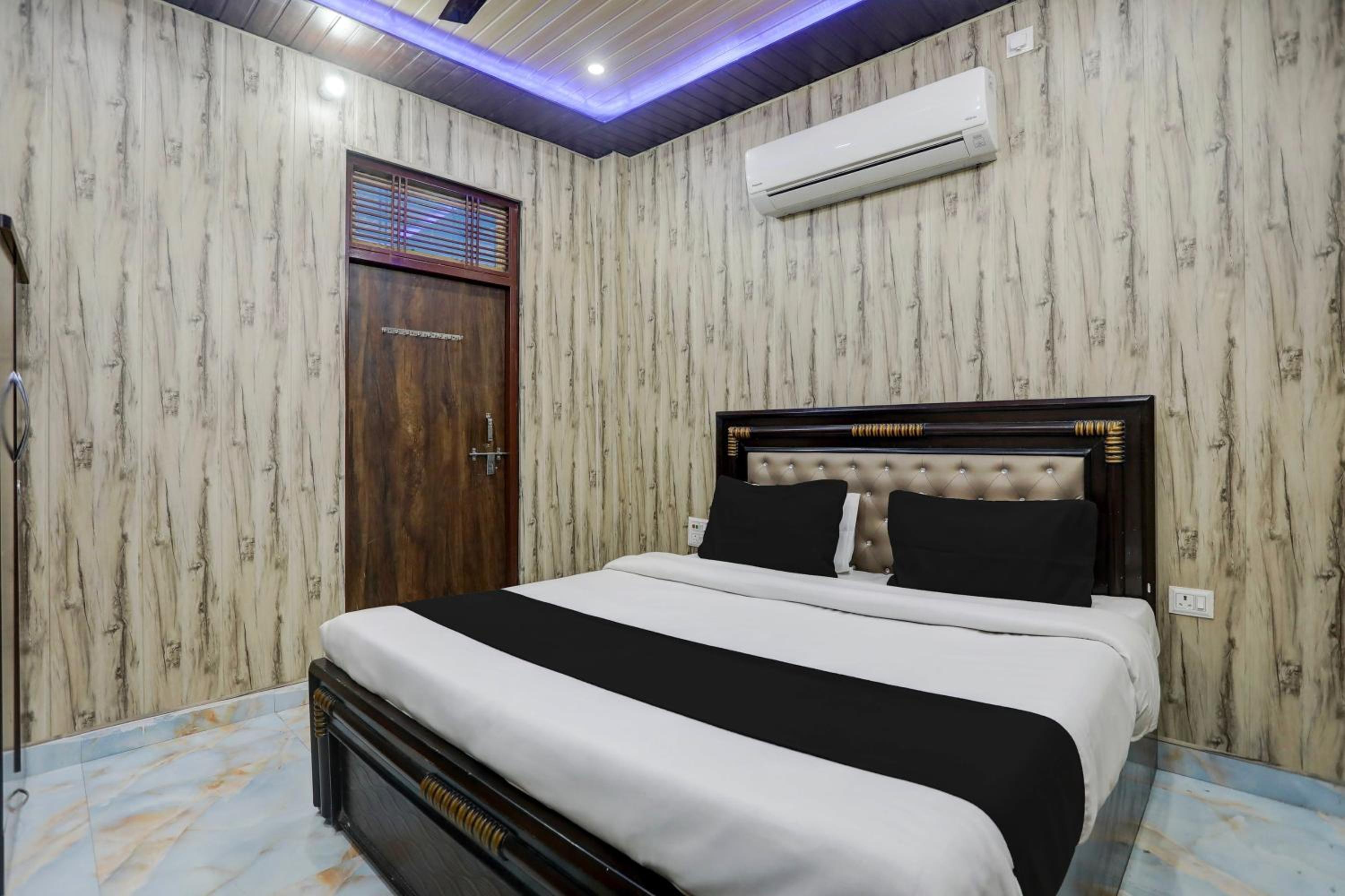 Hotel O The Grand Soron view 5