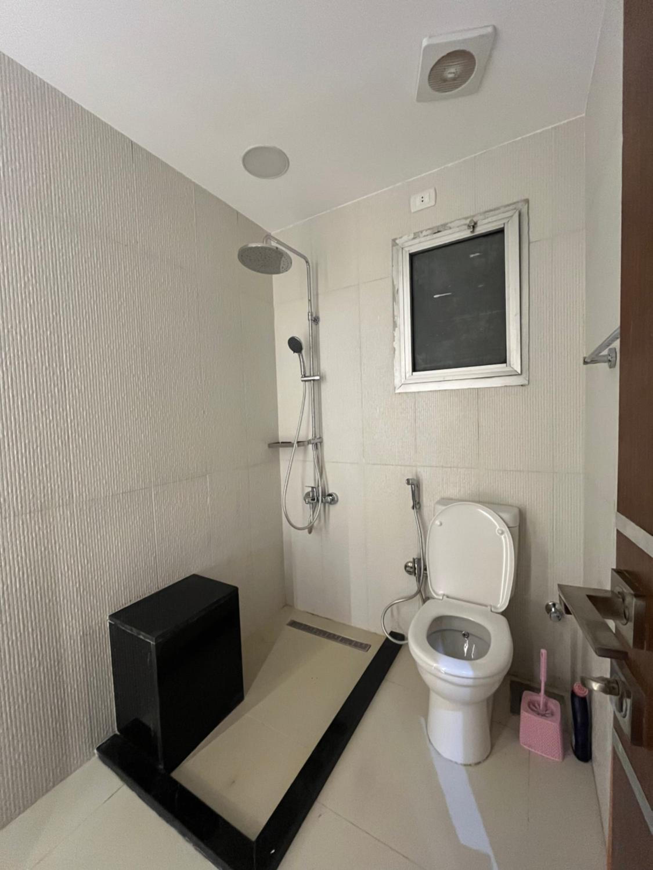 luxury 2 bedroom apartment in Rehab city