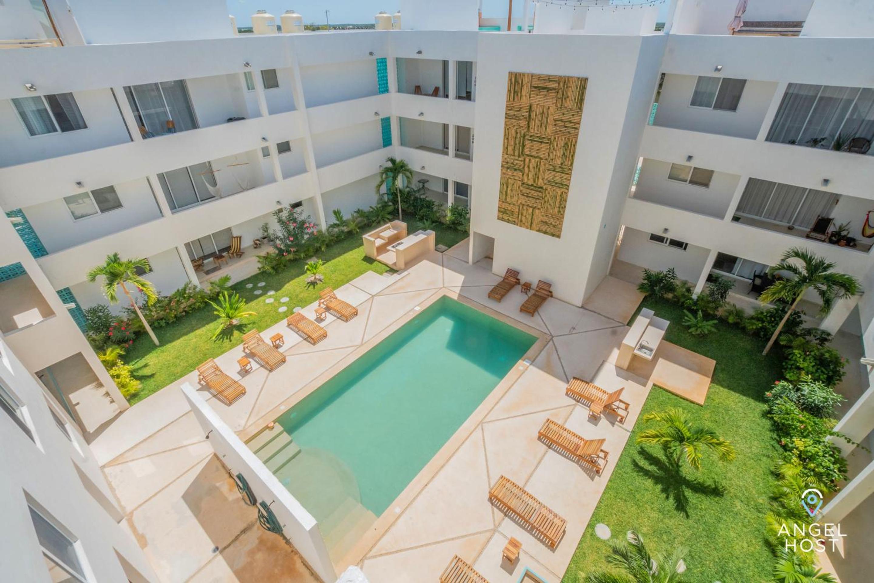 Penthouse Apartments Private Roof Pool 200m to Beach view 3