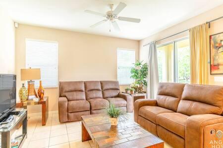 Lakeside 4Br Home Perfect for a Disney Relaxation! view 2