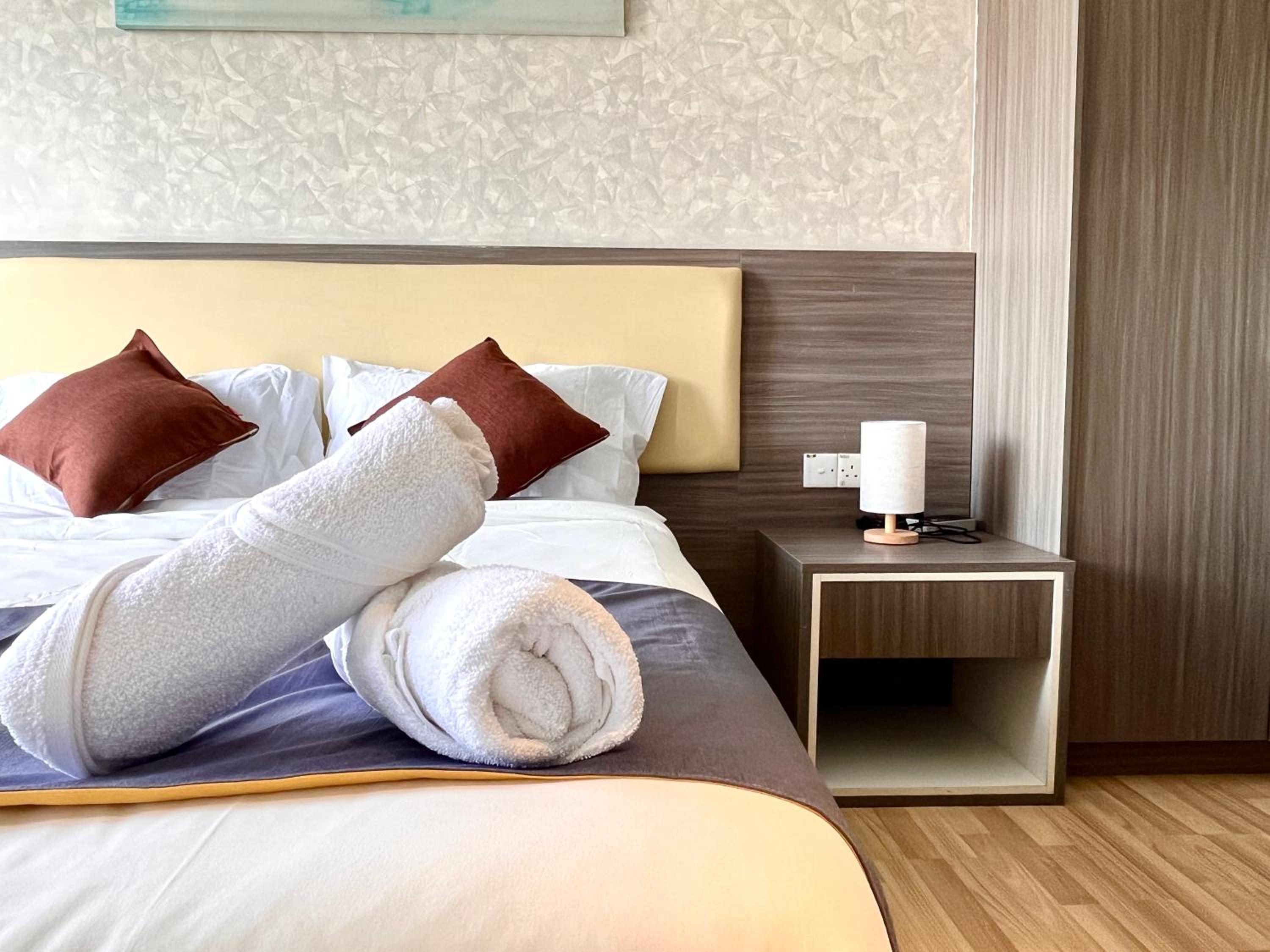 HillLand Suites