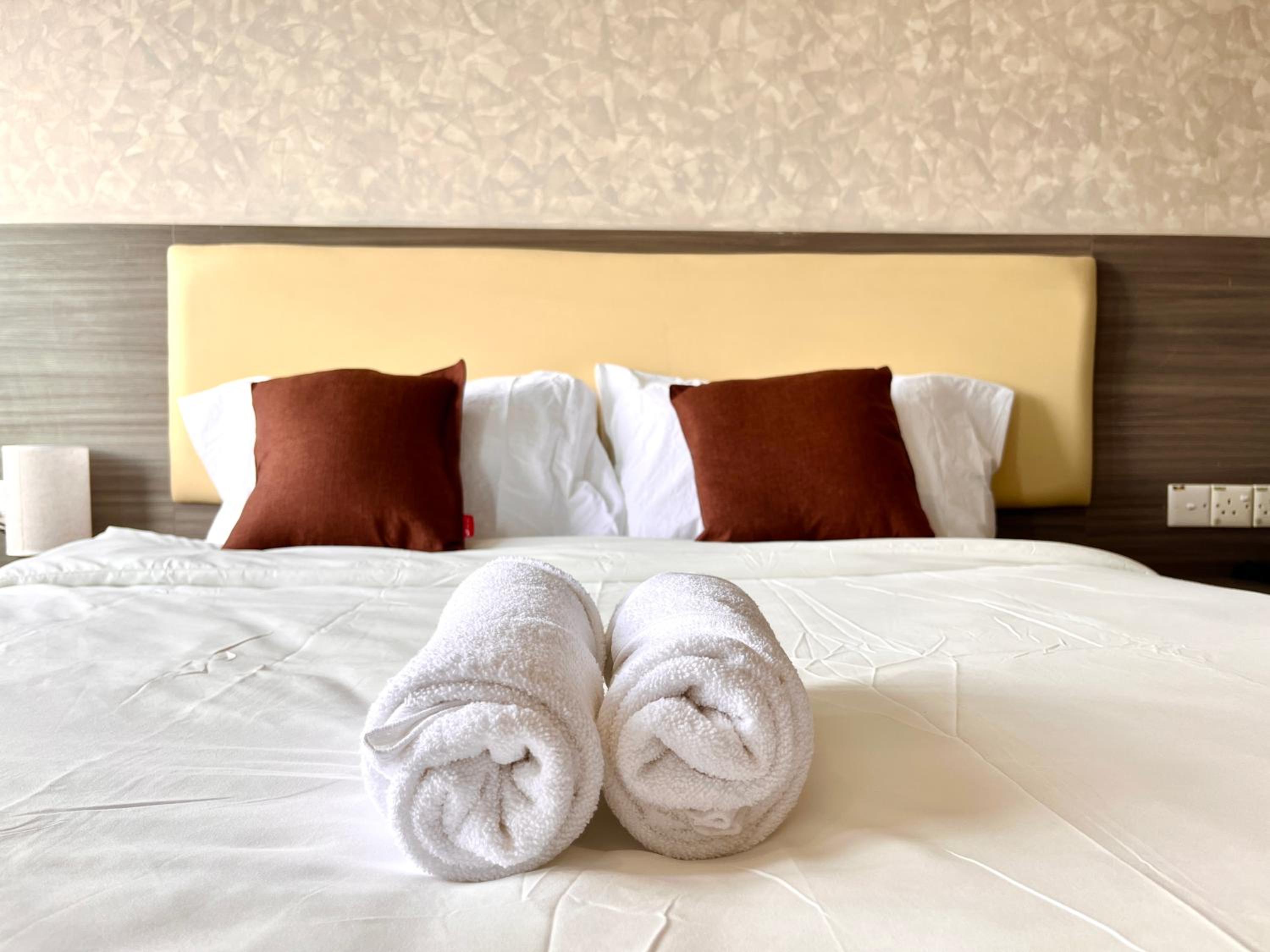 HillLand Suites