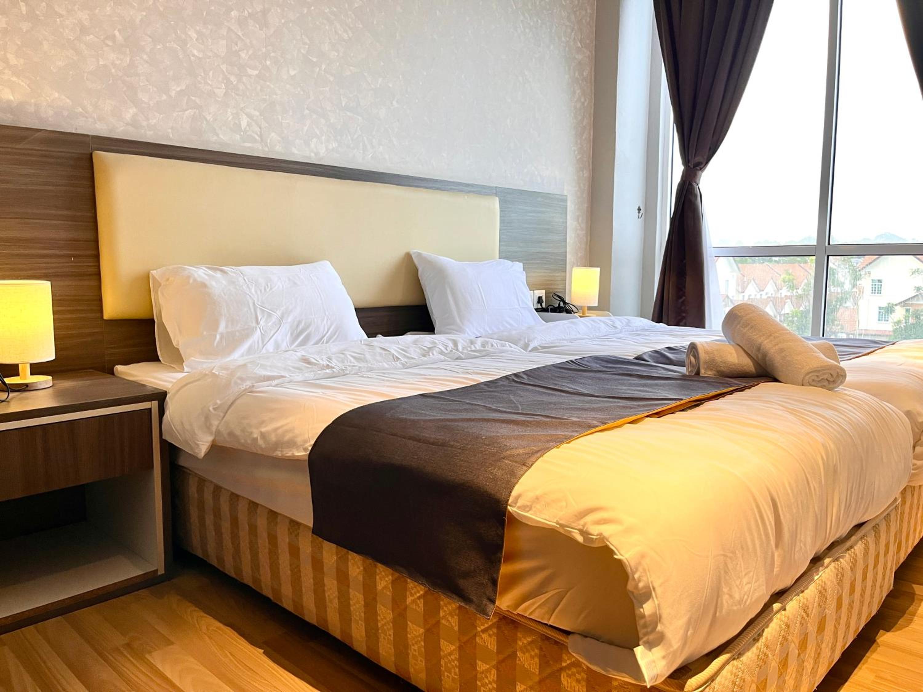 HillLand Suites