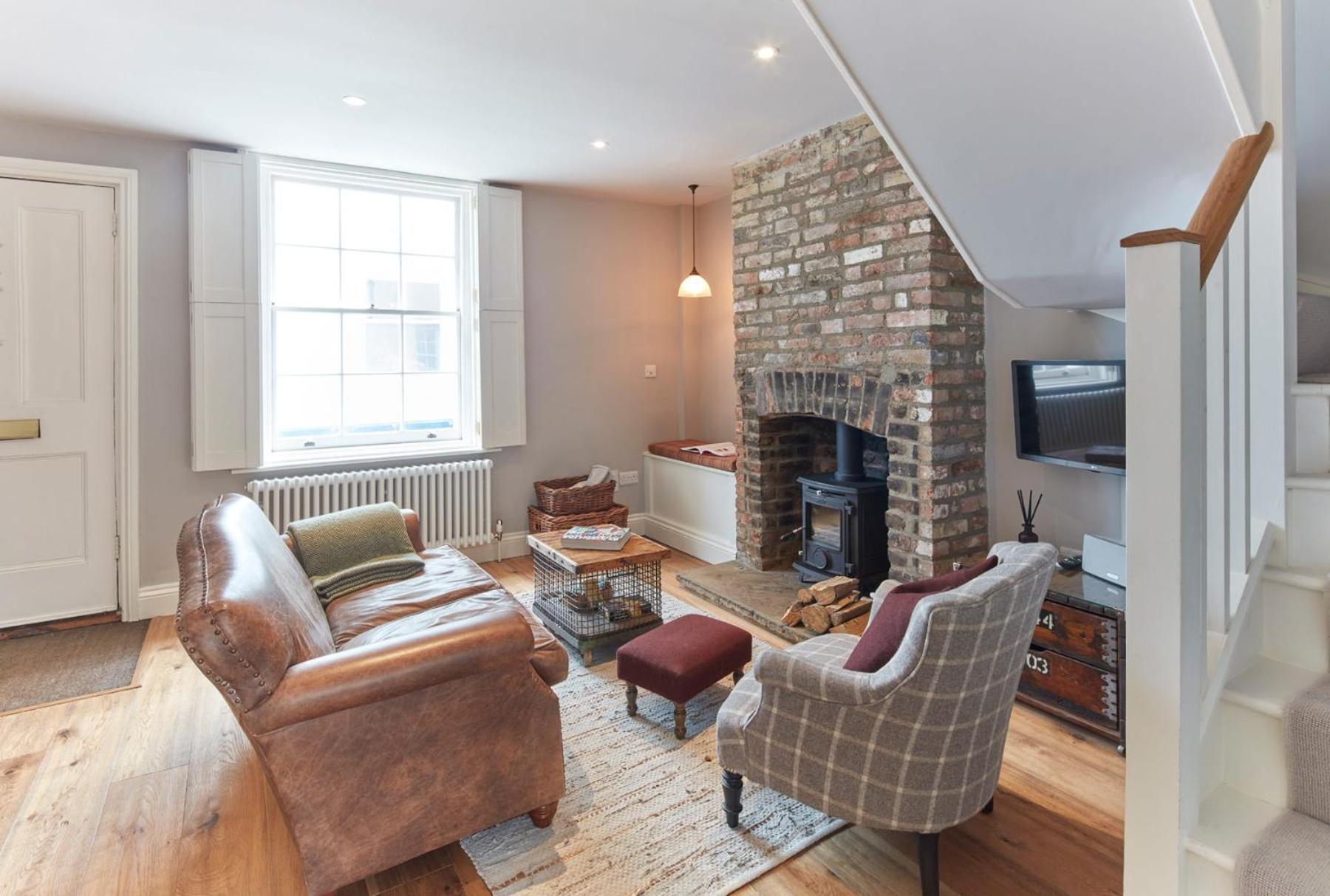 Riley Cottage in Middle Street view 3