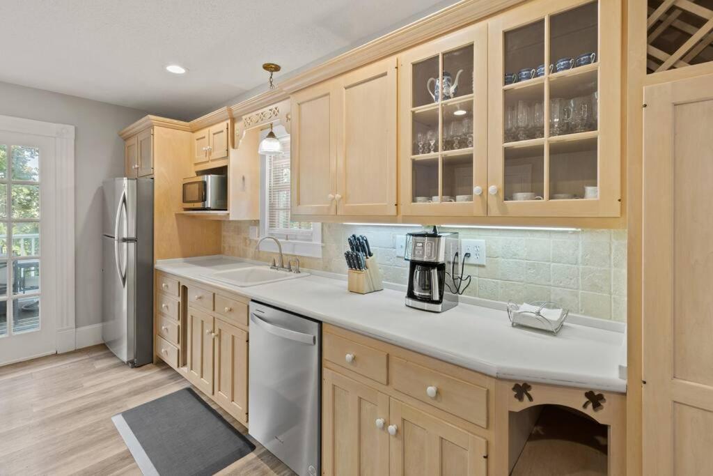 Prime West Hartford Center Location- Historic Gem view 2