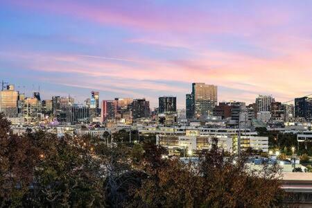 Million Dollar Listing Lux 4BR Downtown by Barclé view 2