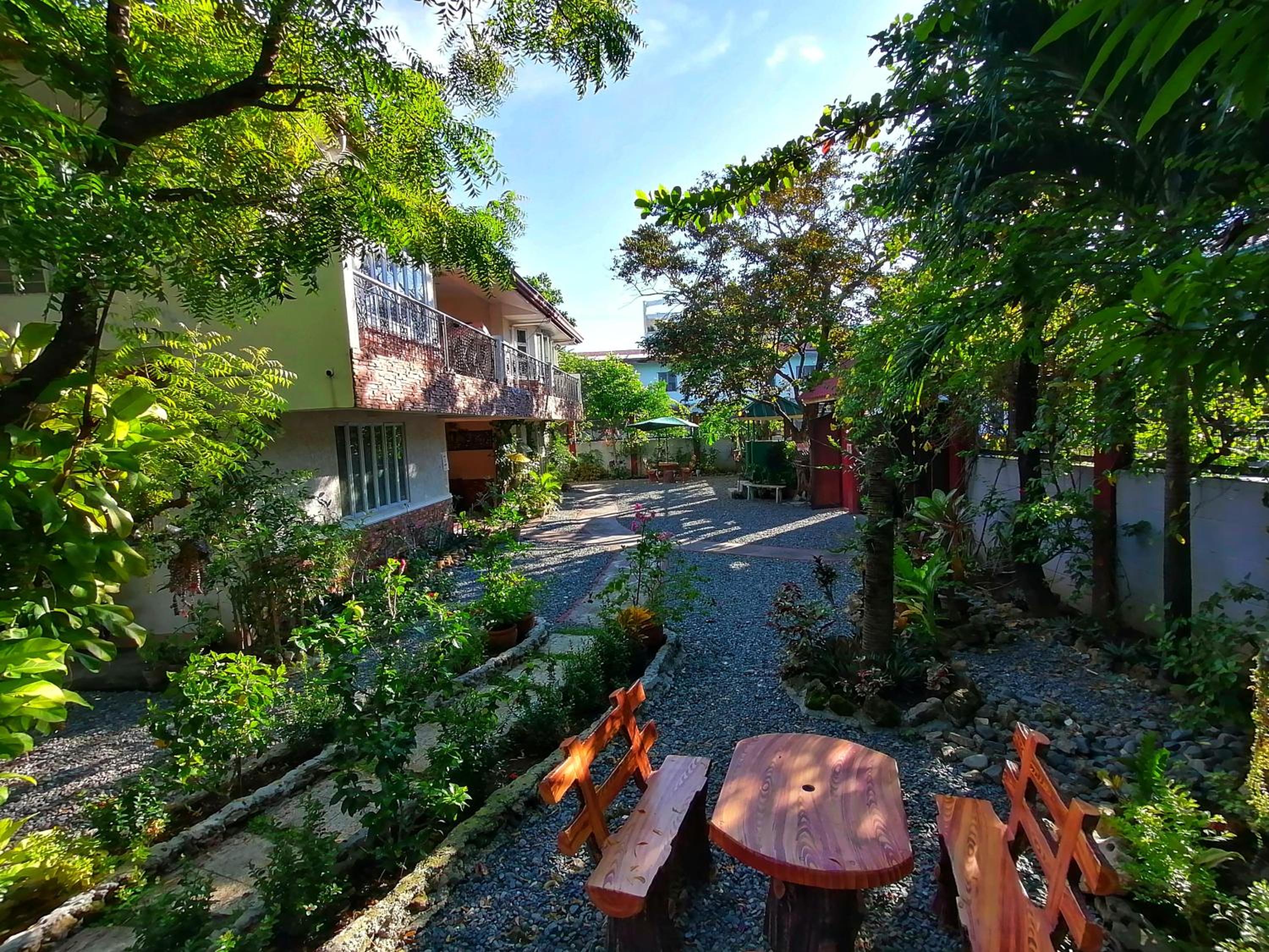 Monte Rio Gardens Bed & Breakfast view 4