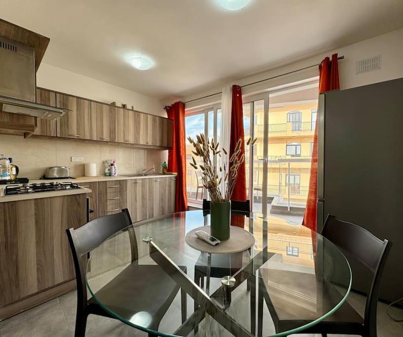 MIVE-Delux Three Bedroom Apartment in Marsaskala view 3