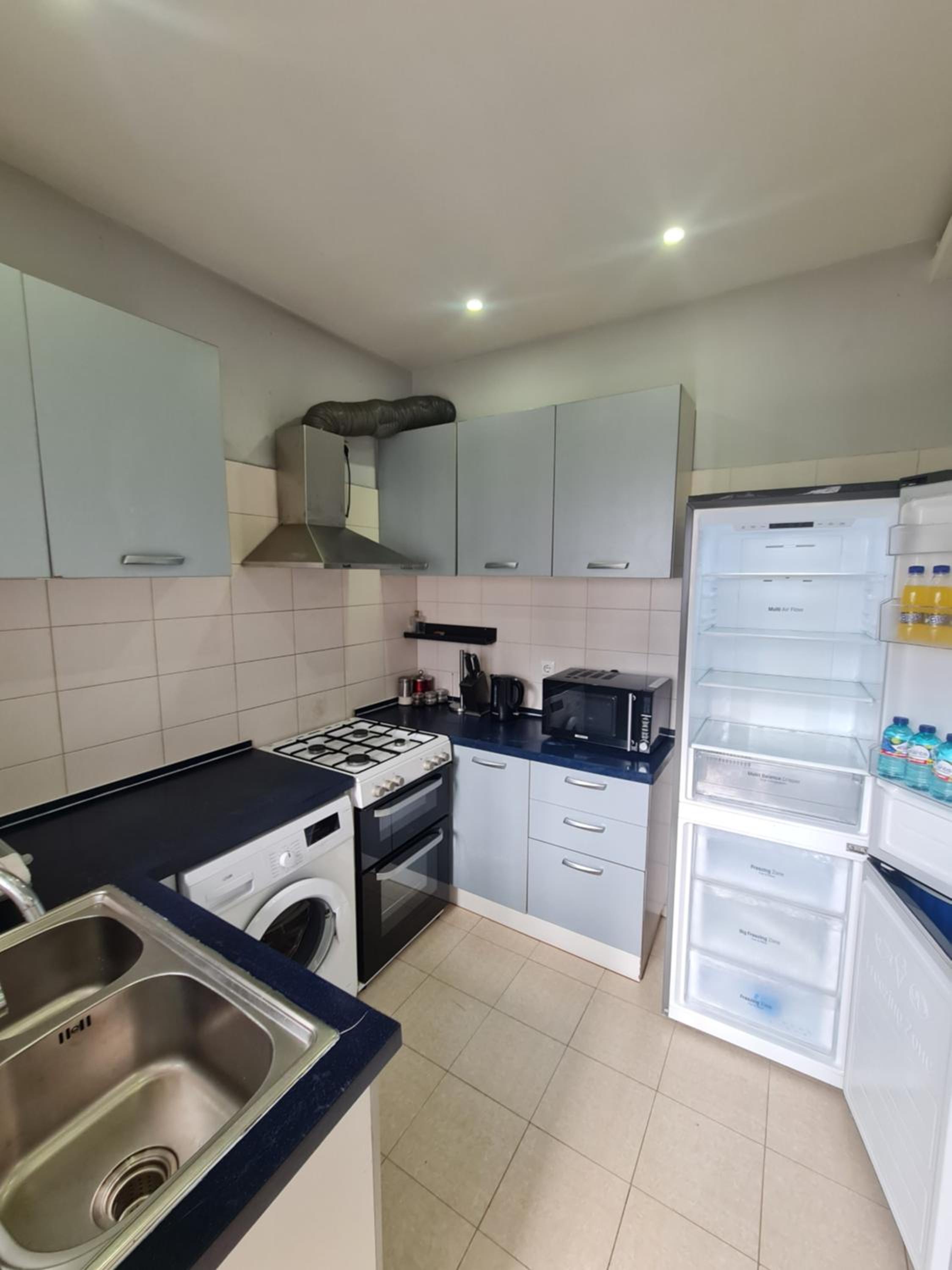 Immaculate 3-Bed Apartment in Kilamba luanda