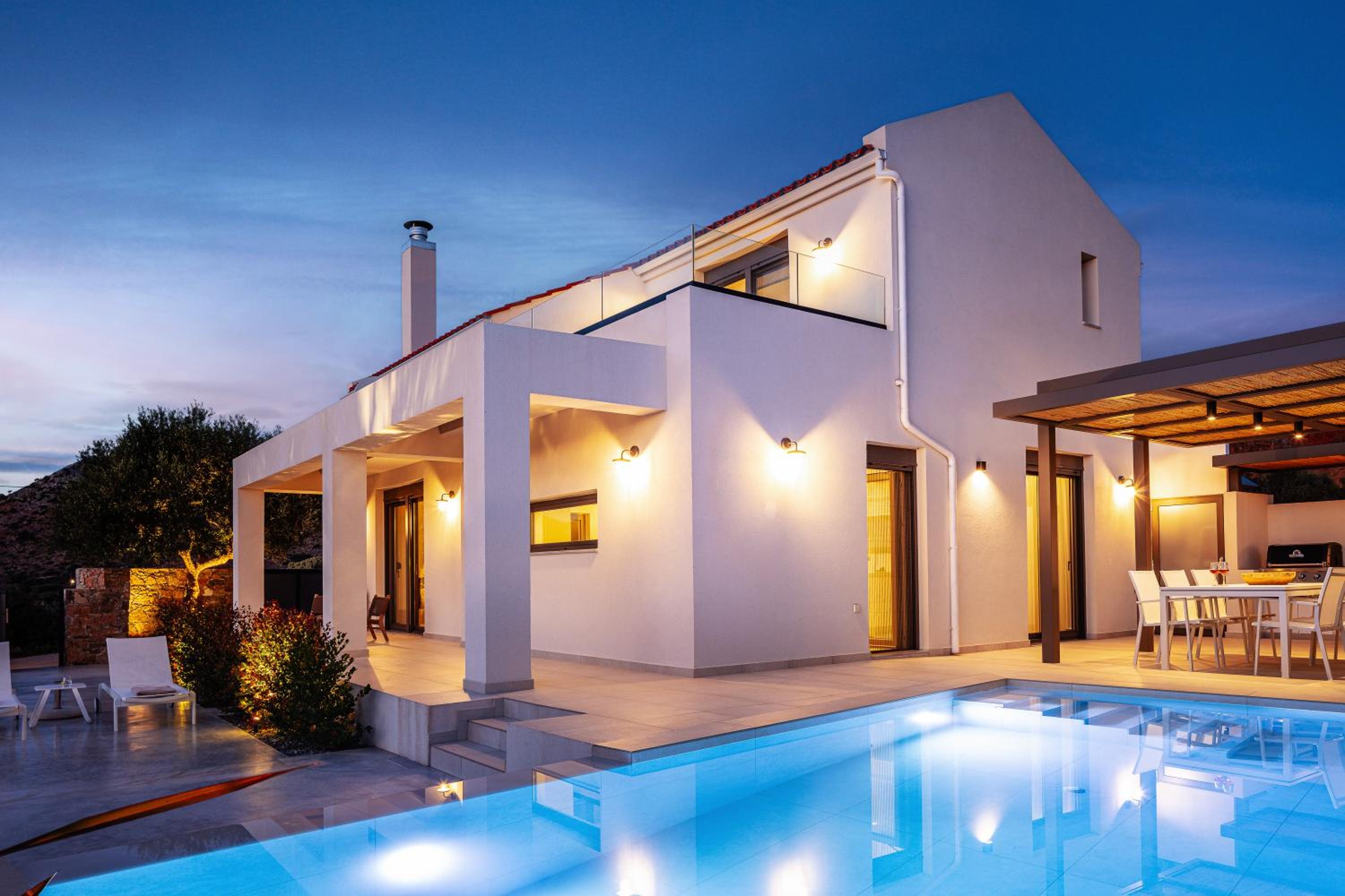 Villa Venetiko - Refined Minimalist Villa with Sunset Bliss by etouri