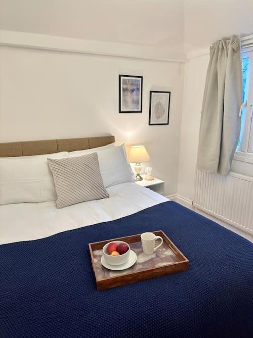 2 bed chic vintage flat at Bayswater