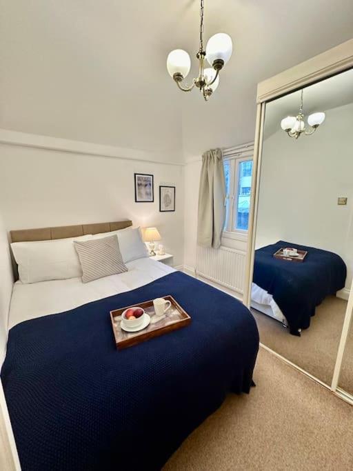 2 bed chic vintage flat at Bayswater
