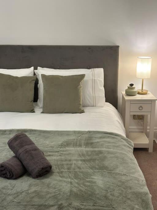 2 bed chic vintage flat at Bayswater