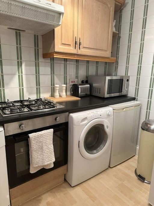 2 bed chic vintage flat at Bayswater