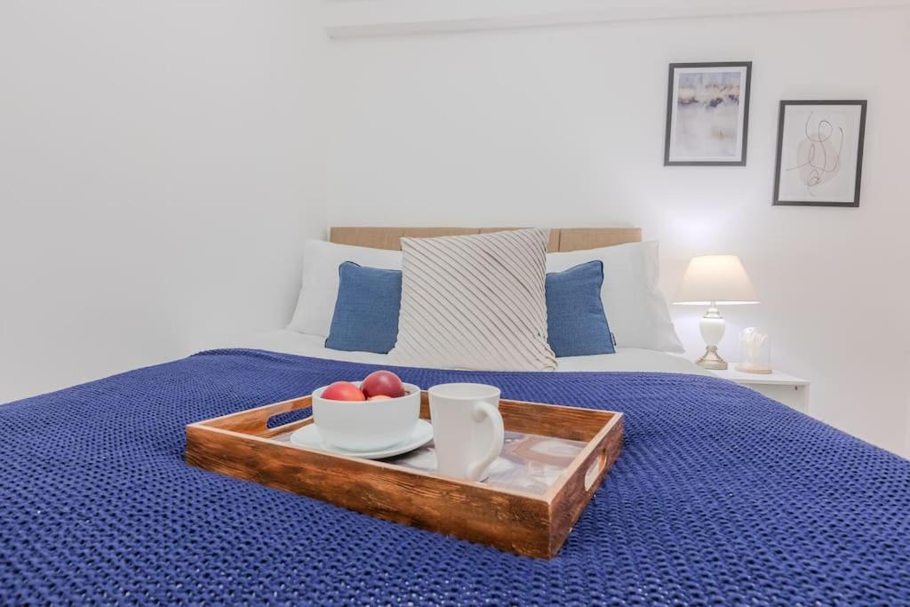 2 bed chic vintage flat at Bayswater