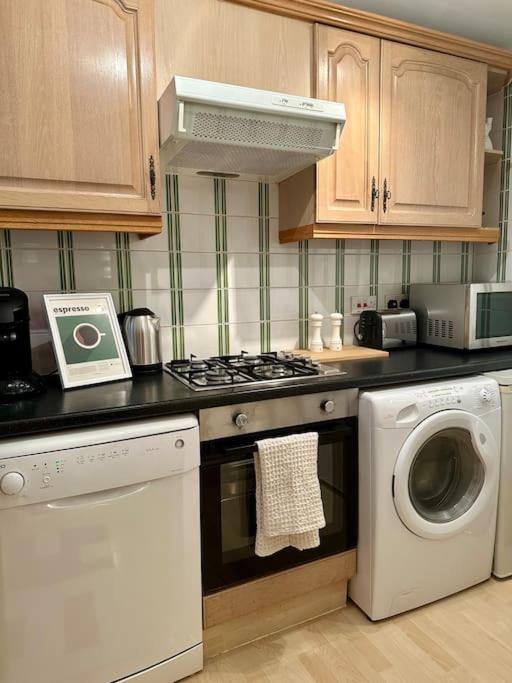 2 bed chic vintage flat at Bayswater