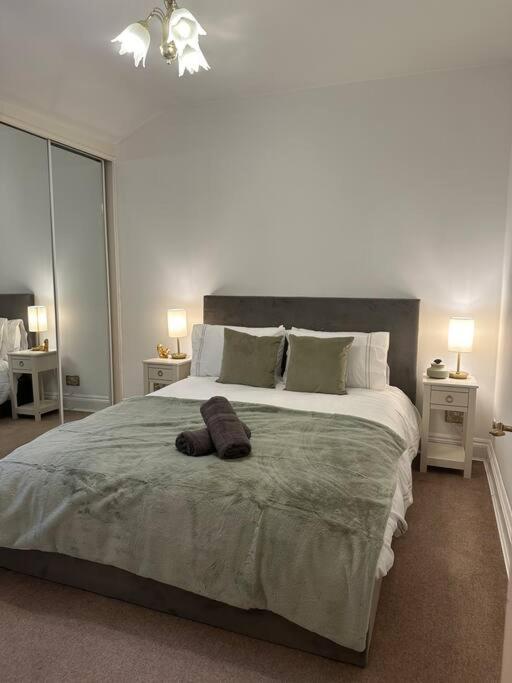 2 bed chic vintage flat at Bayswater