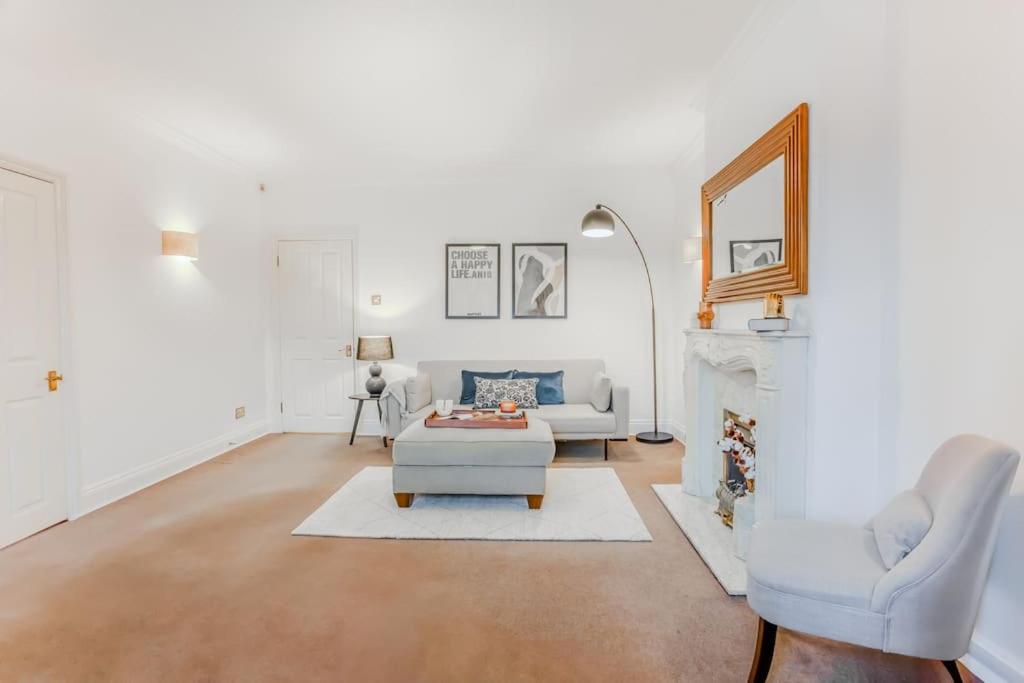 2 bed chic vintage flat at Bayswater