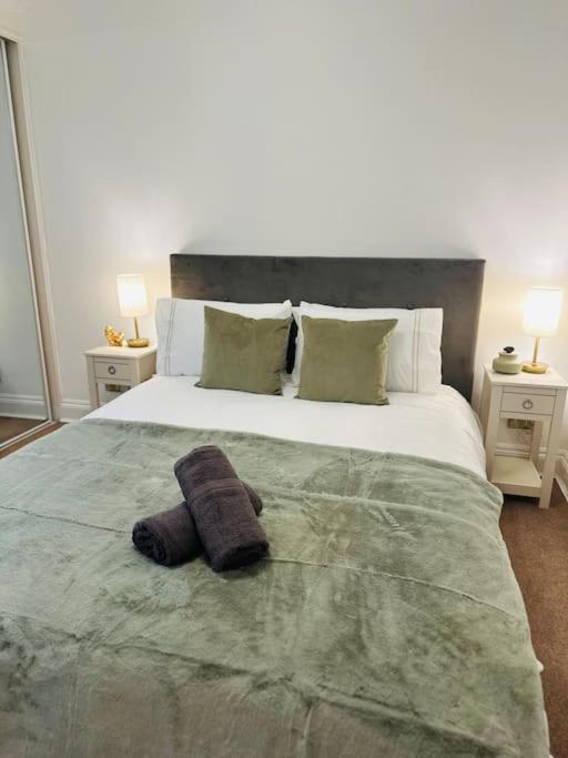 2 bed chic vintage flat at Bayswater