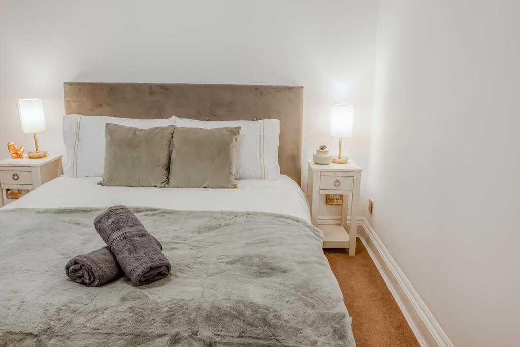 2 bed chic vintage flat at Bayswater