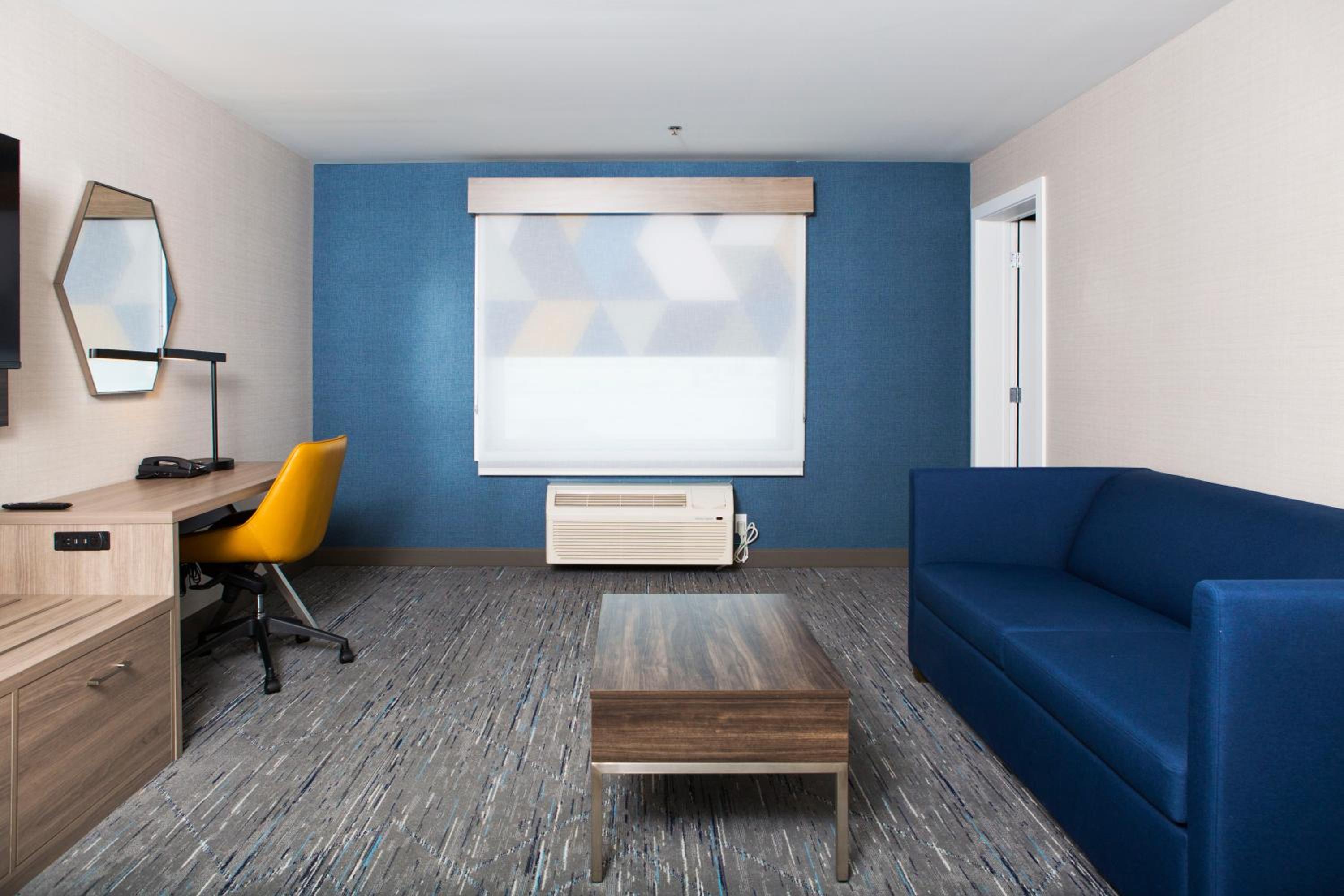 Prince Albert Vacations - Holiday Inn Express  Suites Prince Albert - South, an IHG Hotel - Property Image 2