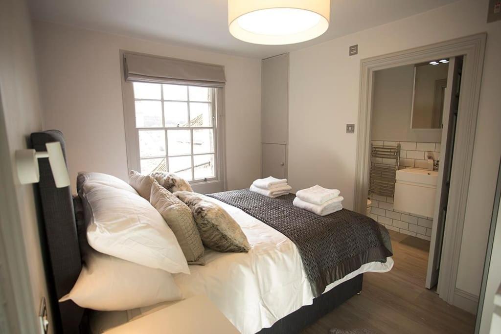 Central Bath Scandi Apartment Artizans Nest view 2