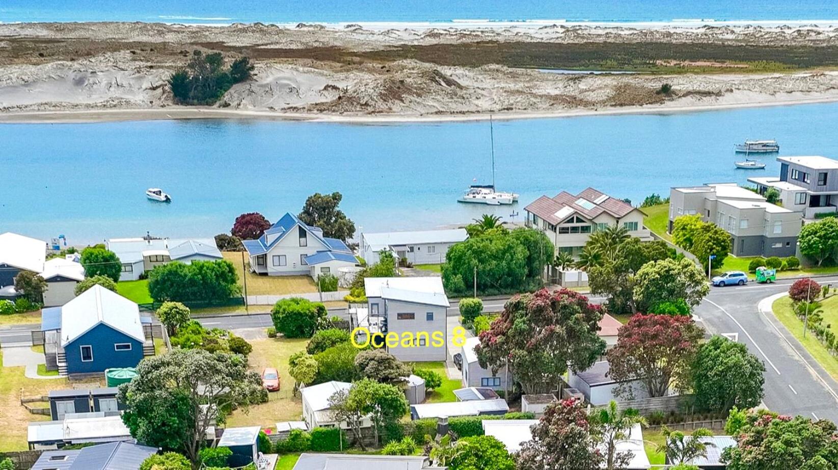 Oceans 8 - Mangawhai Heads Holiday Home view 4