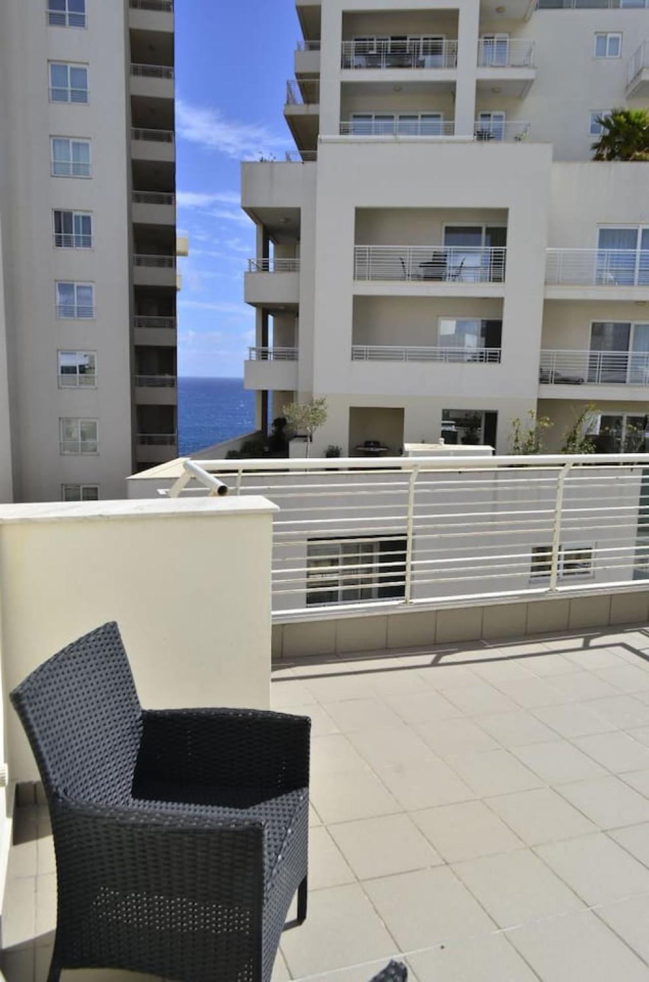 Tigne 6 Sliema Penthouse view 4