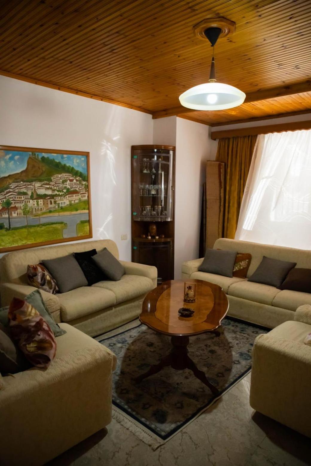 “Sarah Holiday House”