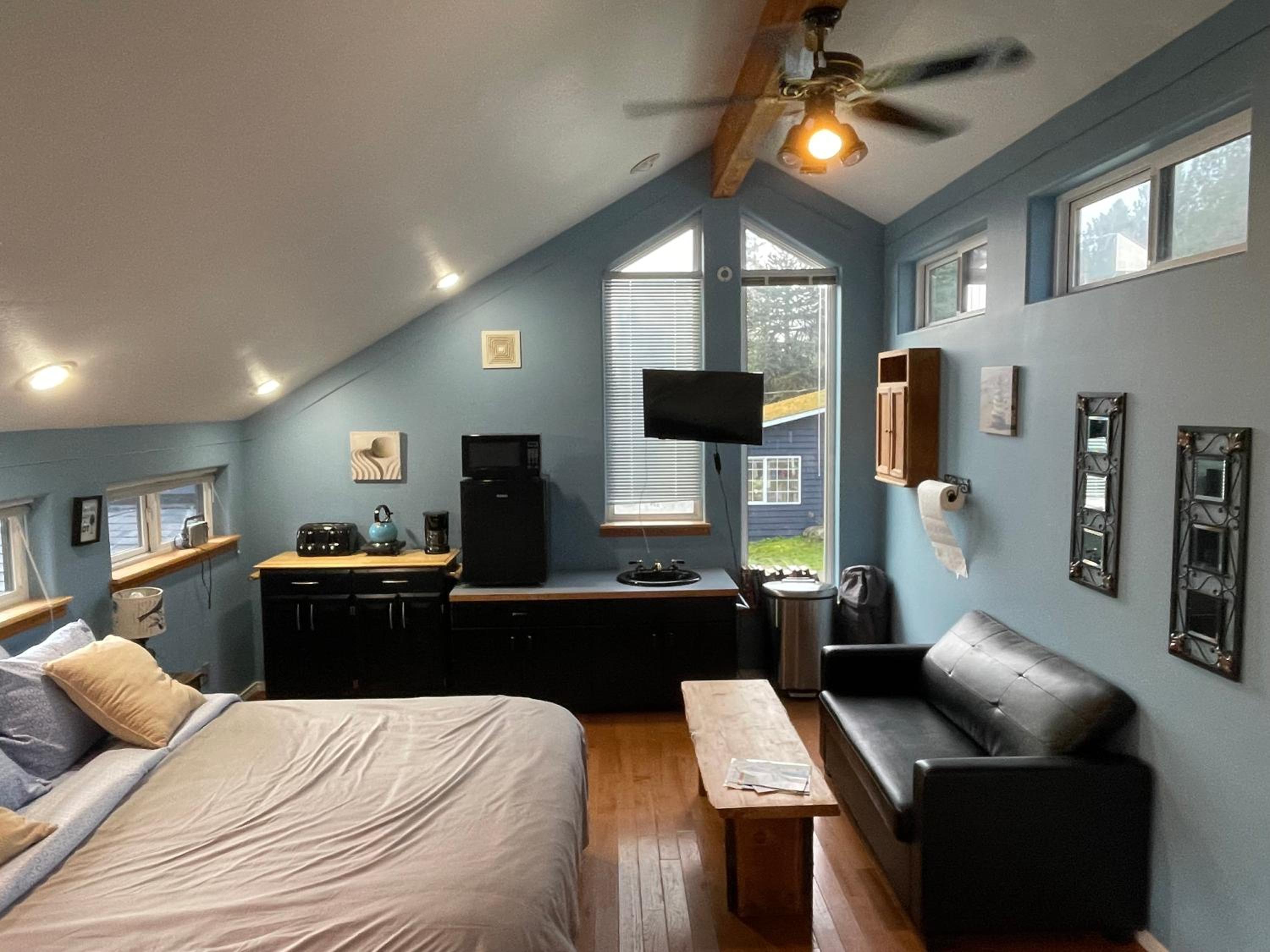 Oceanfront Studio/Loft: Alpacas, Oysters & Kayaks view 3