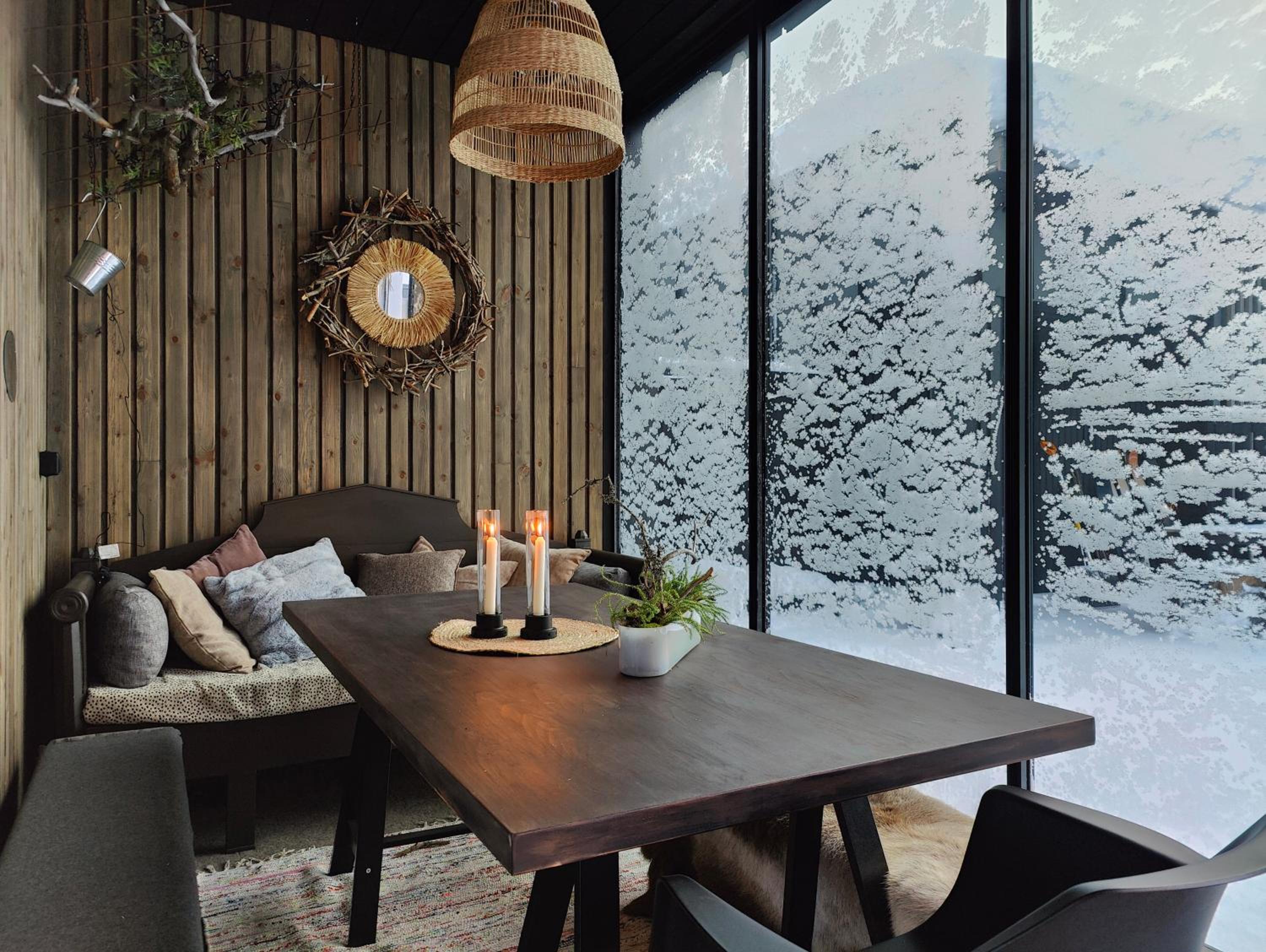 Arctic Aurora Hideaway