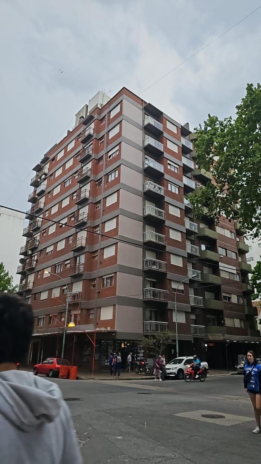 Zona Guemes 1 ambiente a la calle