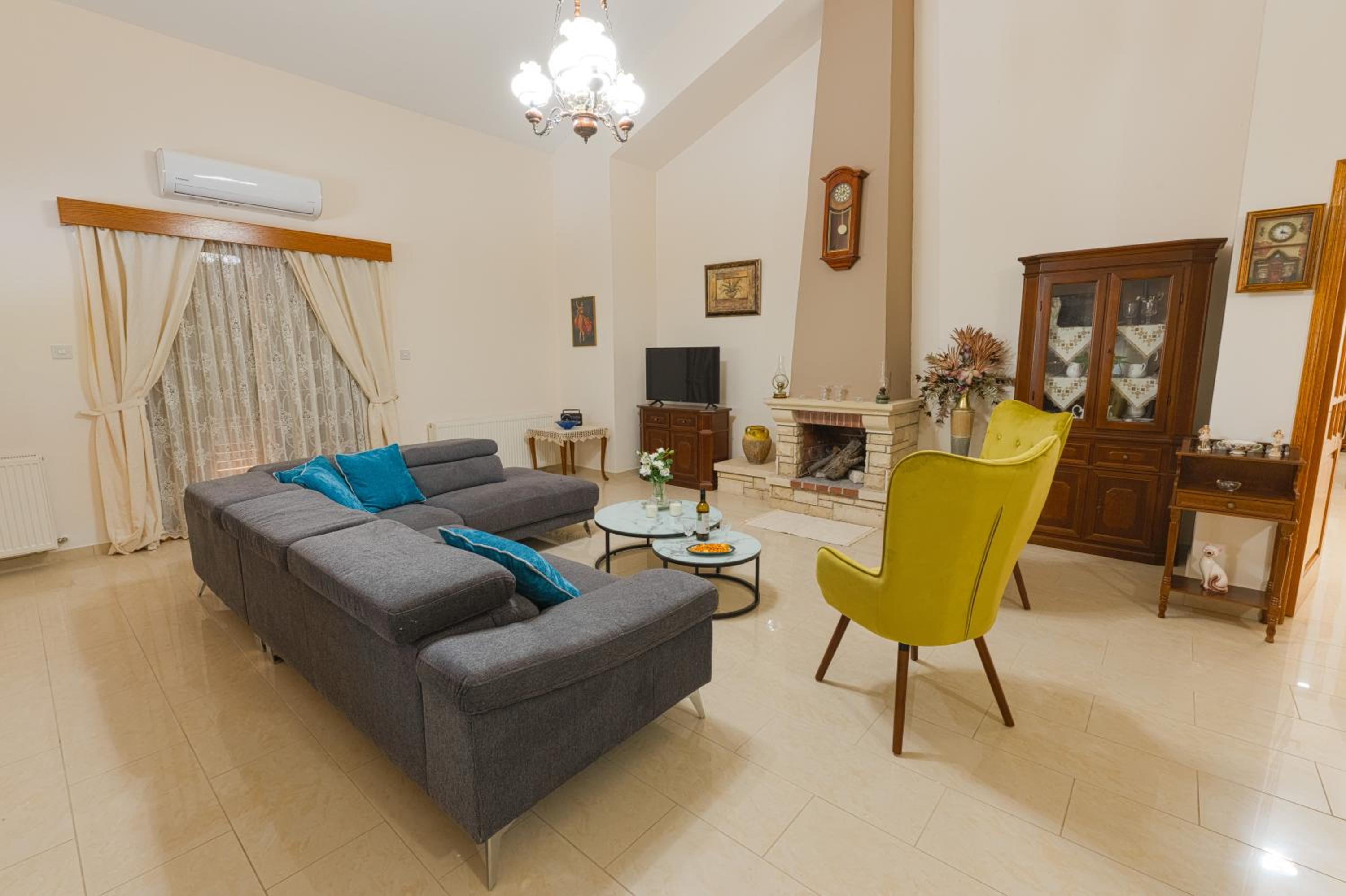 Eidyllio ''The Mansion''