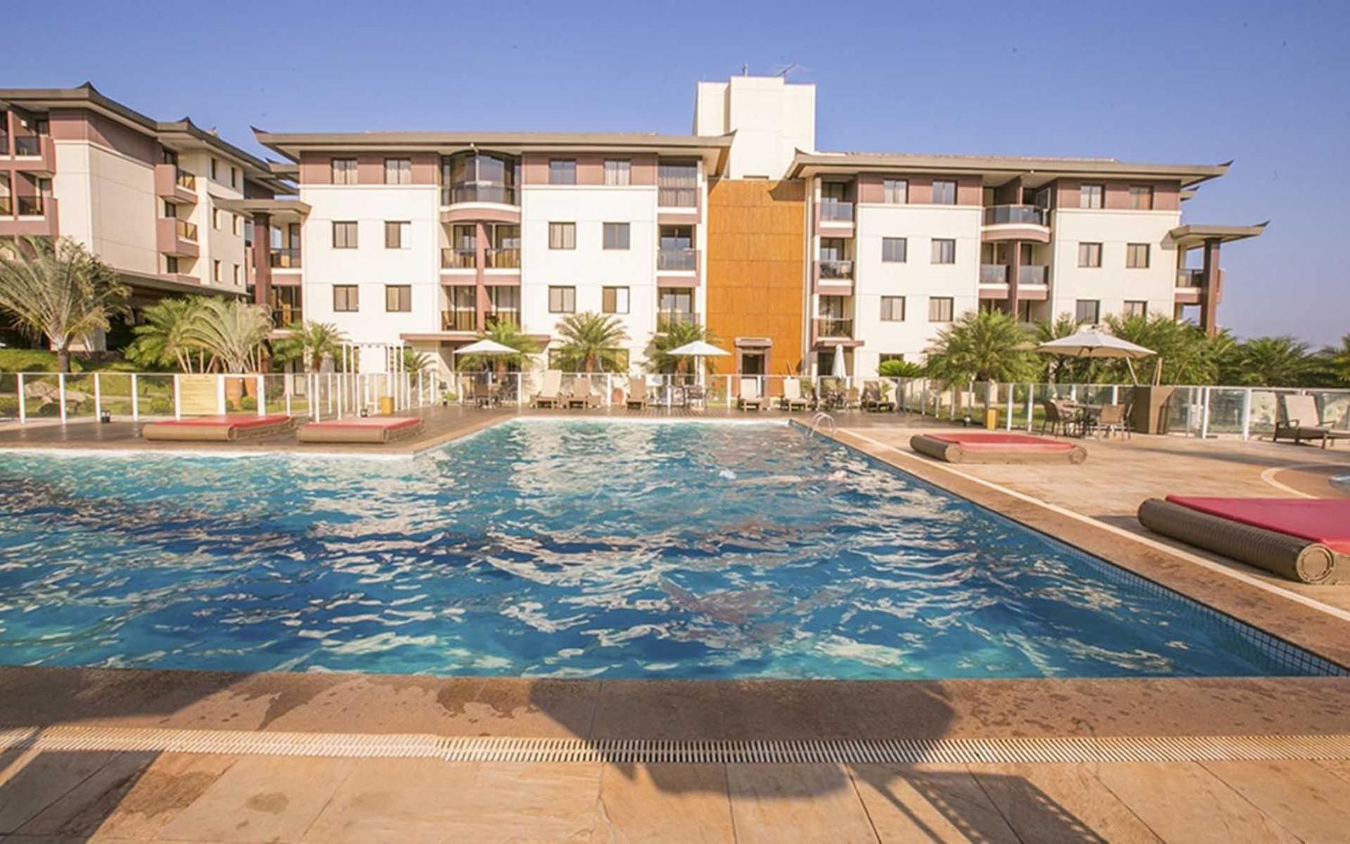 Life 209 Apto em resort beira lago com TV Smart