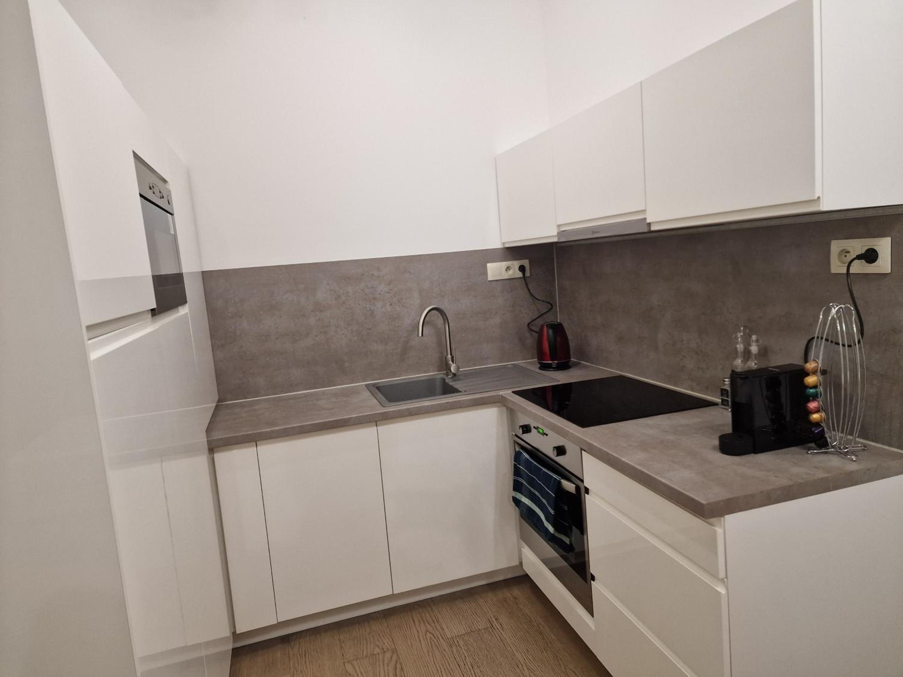 Stylish Panorama City Family Suite view 5