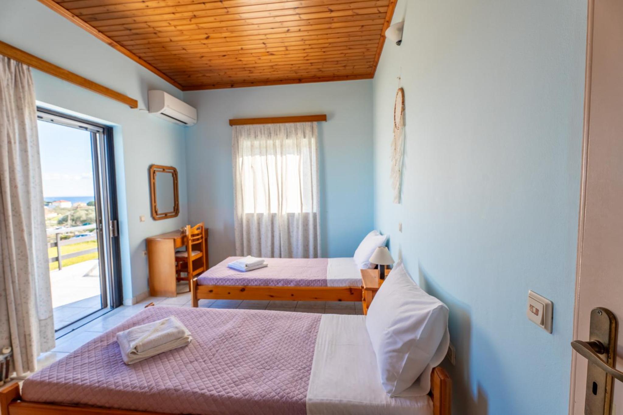 Ocean Breeze Apartment Sea View 100m from Beach view 5