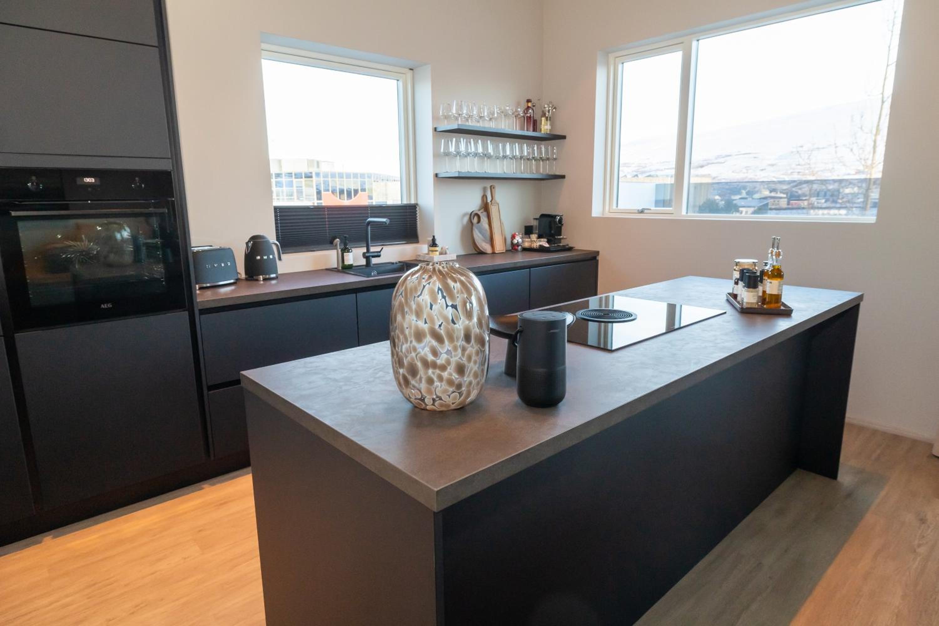 LL Properties - Luxury Penthouse