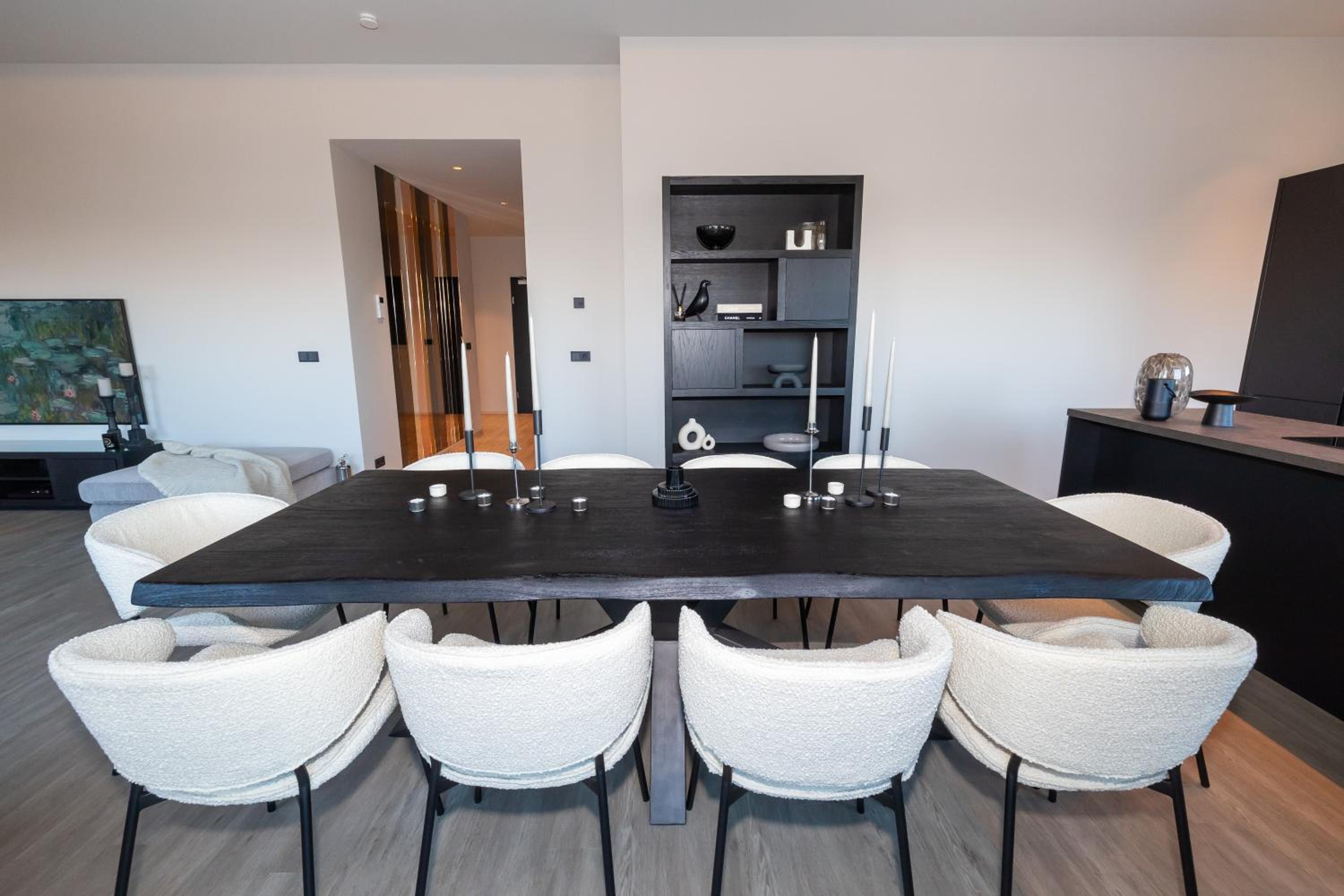 LL Properties - Luxury Penthouse