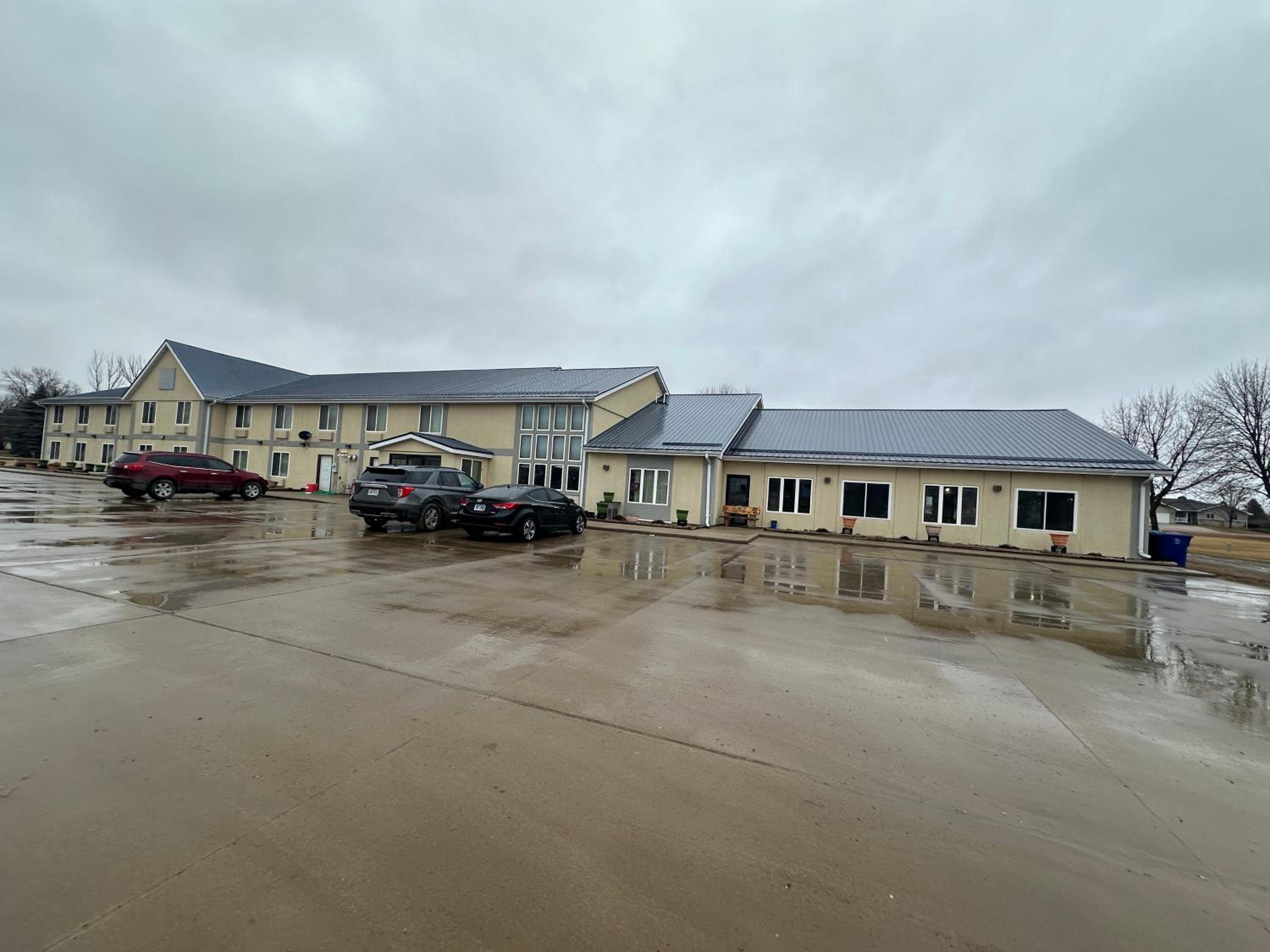 De Smet Super Deluxe Inn & suites view 2