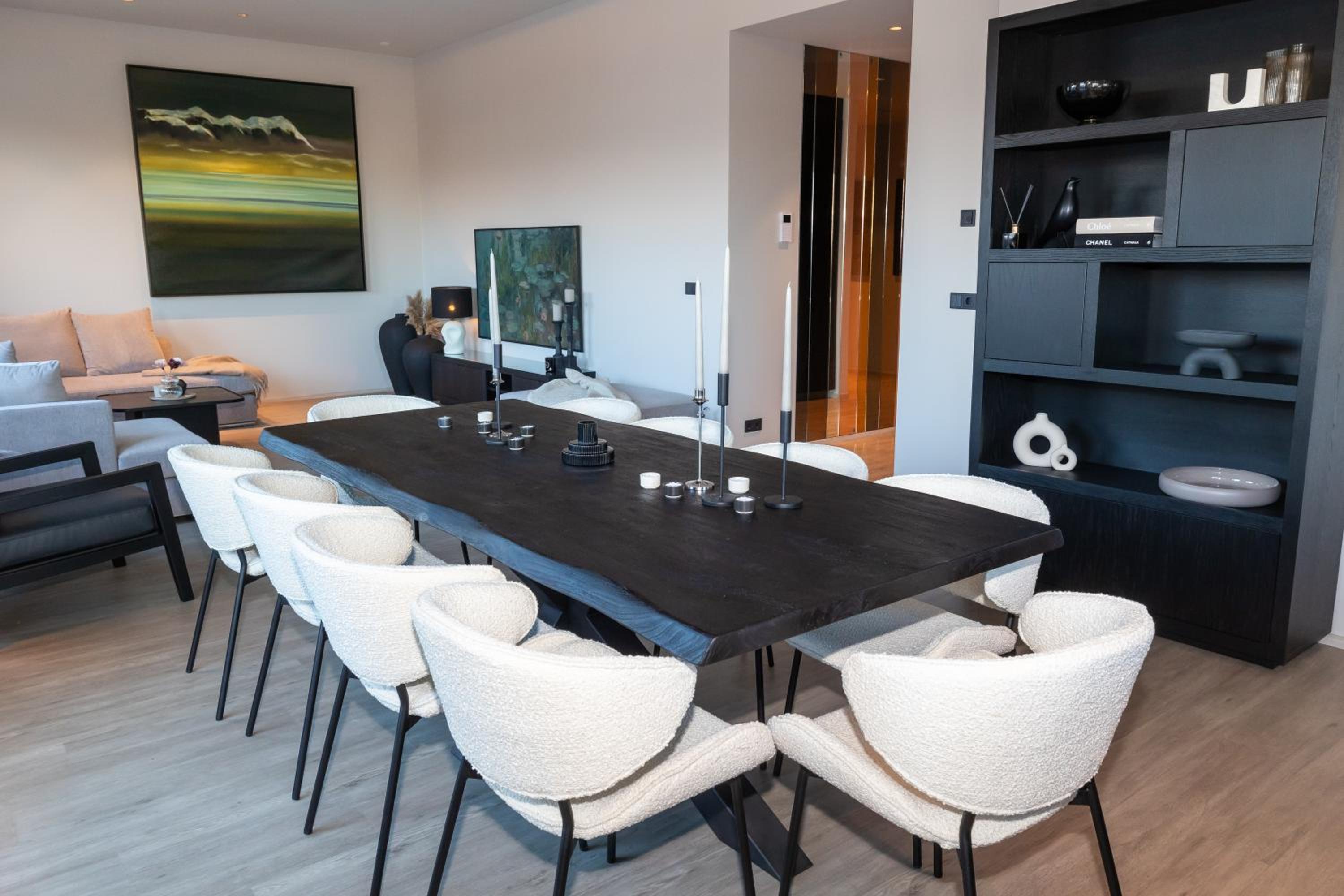 LL Properties - Luxury Penthouse