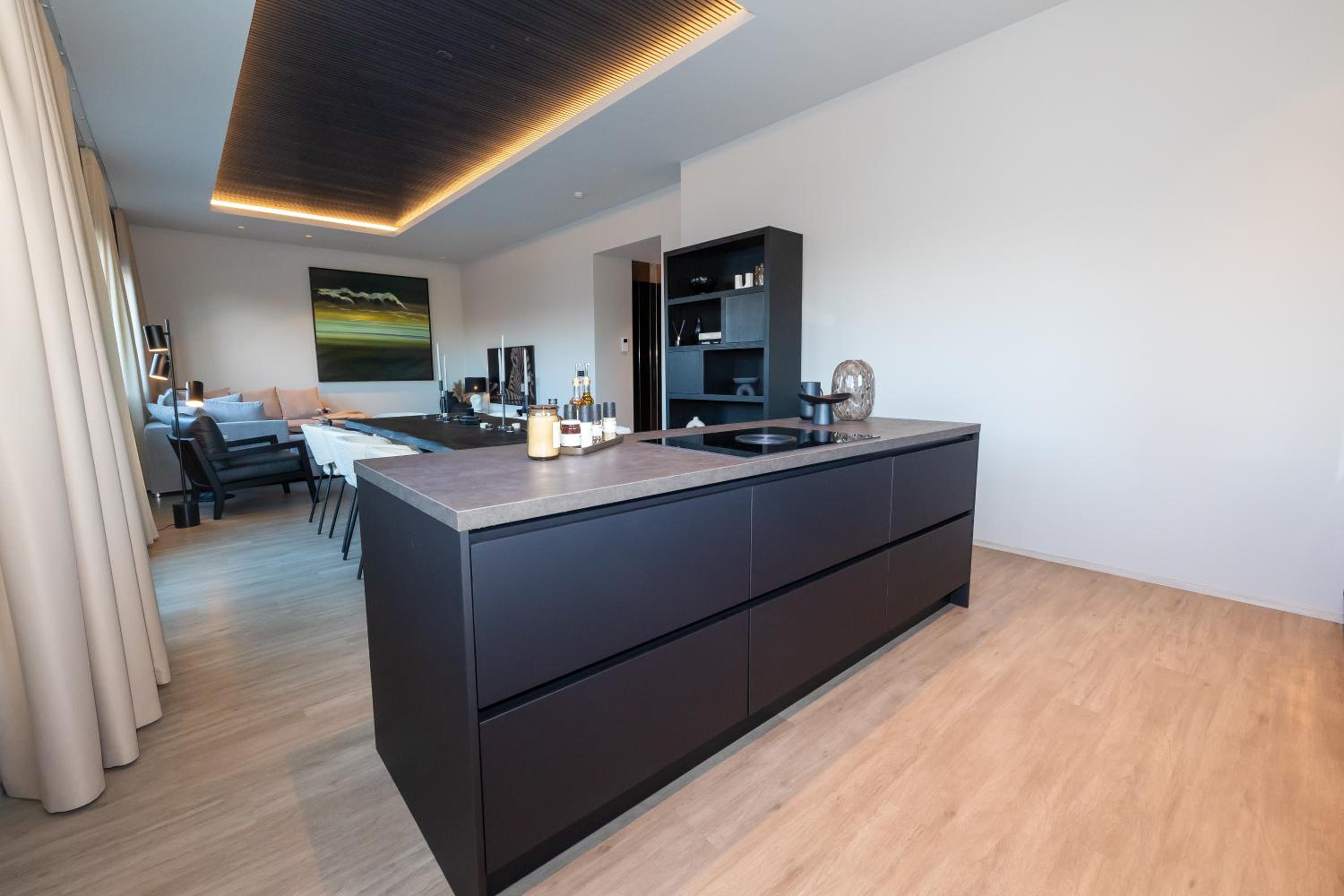 LL Properties - Luxury Penthouse