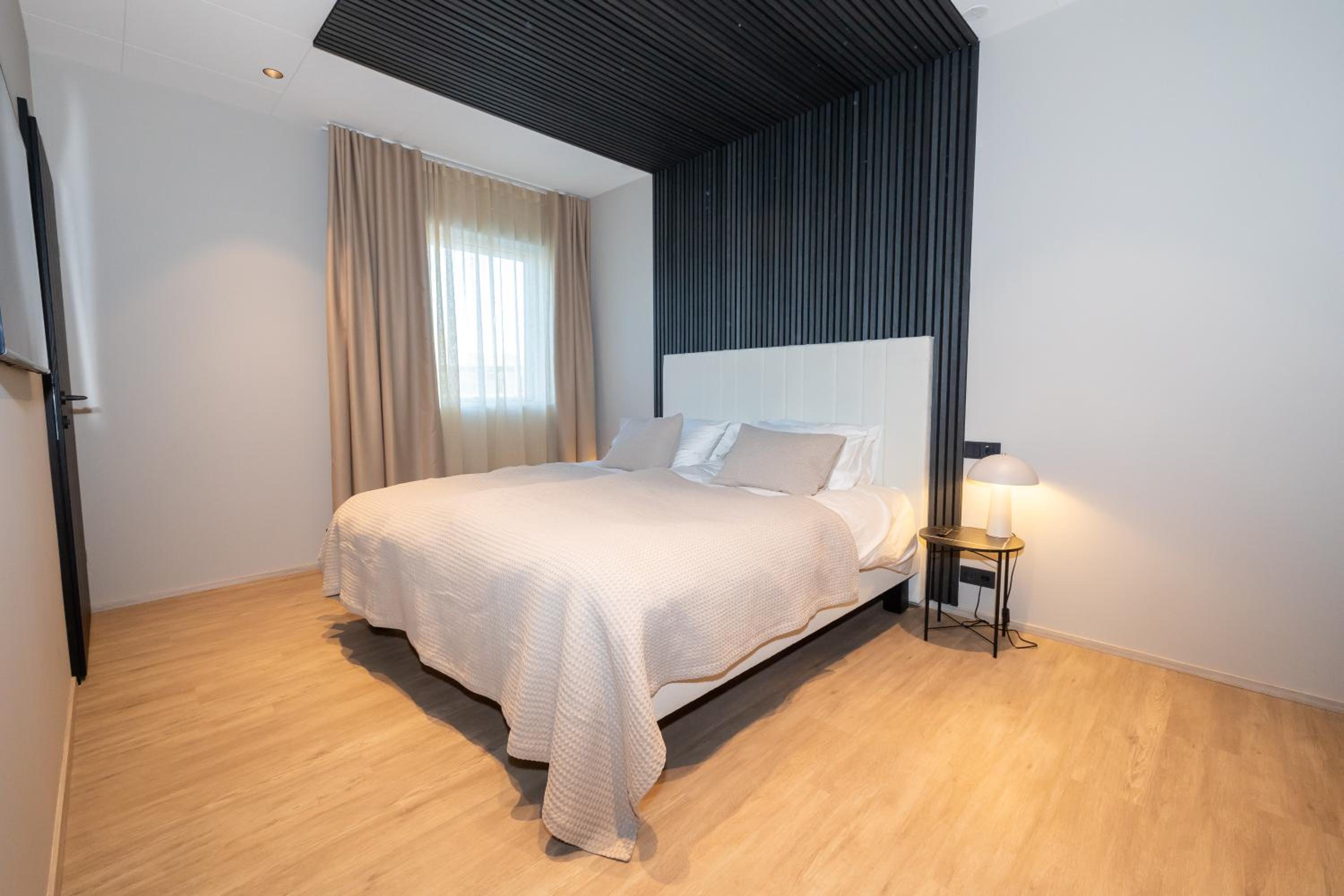 LL Properties - Luxury Penthouse