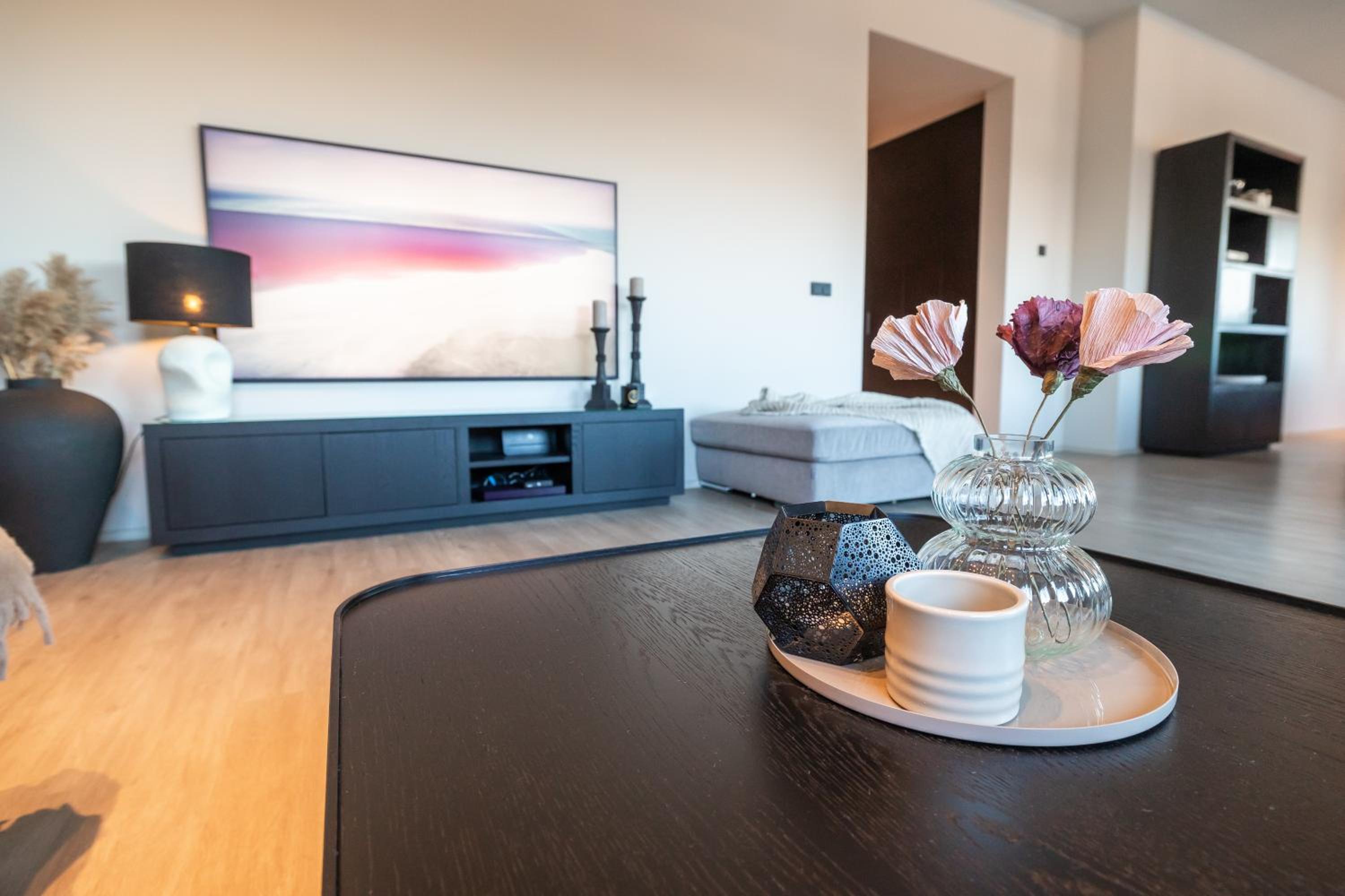 LL Properties - Luxury Penthouse