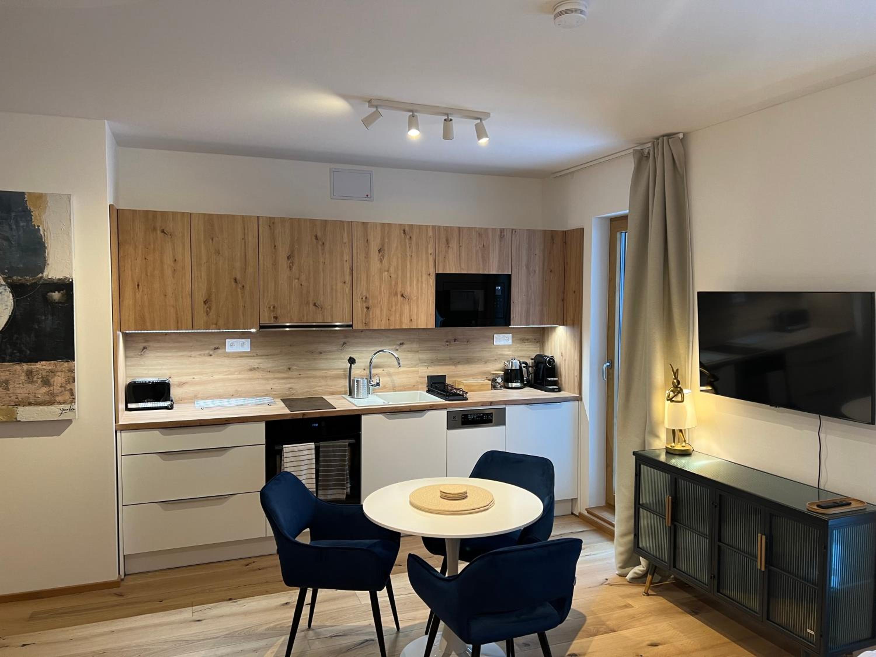 Golden Ridge Apartments