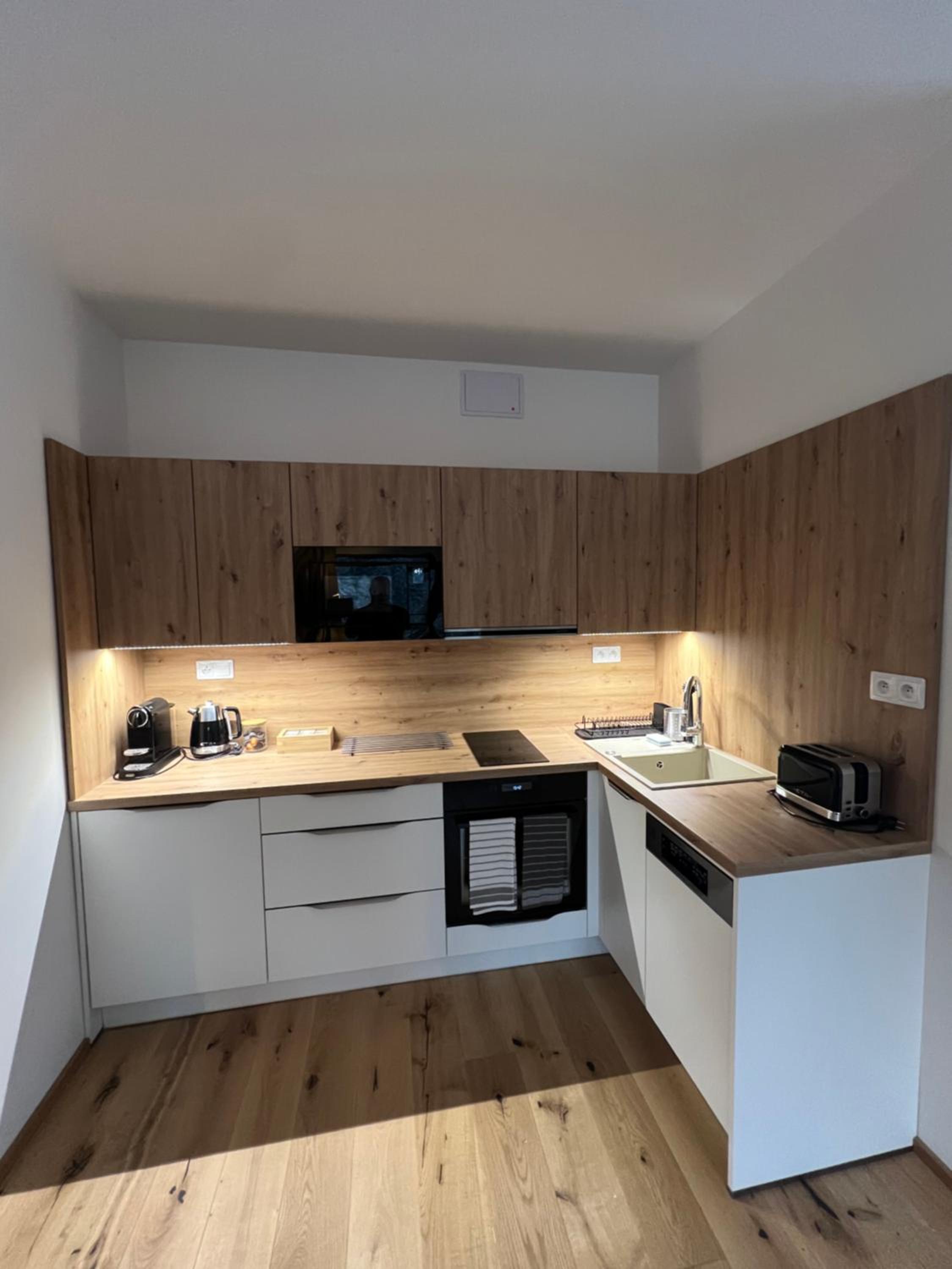 Golden Ridge Apartments