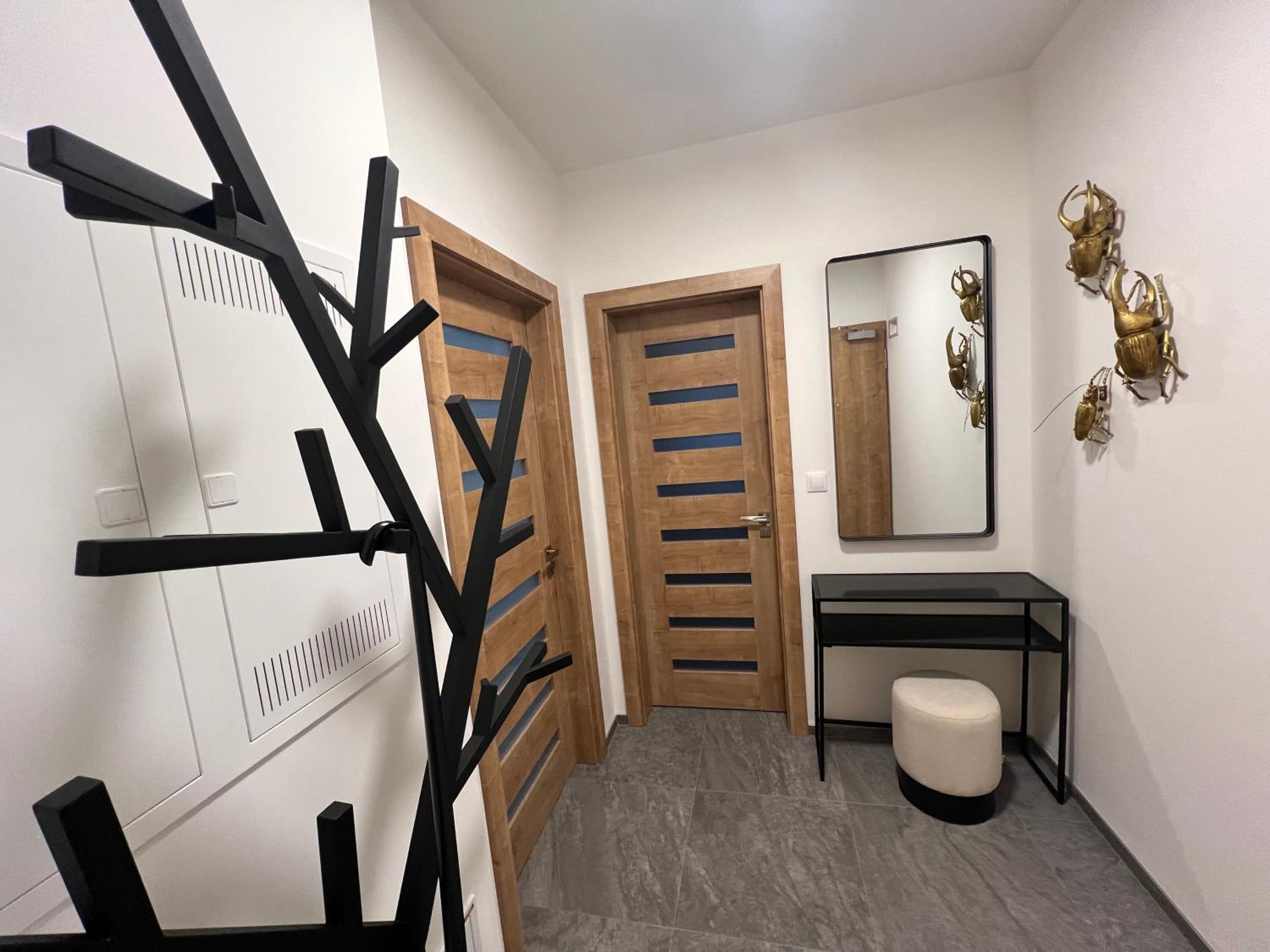 Golden Ridge Apartments